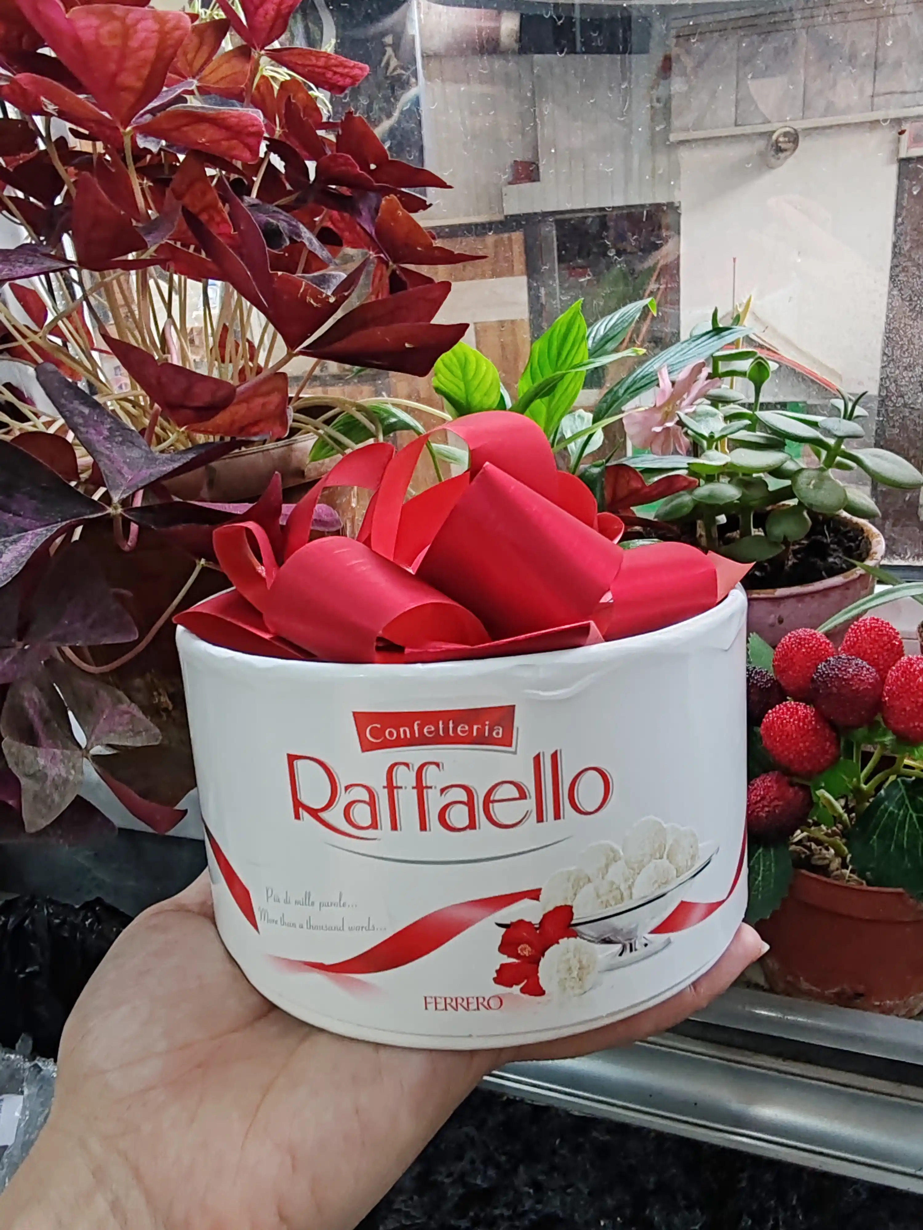 Конфеты Raffaello, с миндальным орехом, 100 г