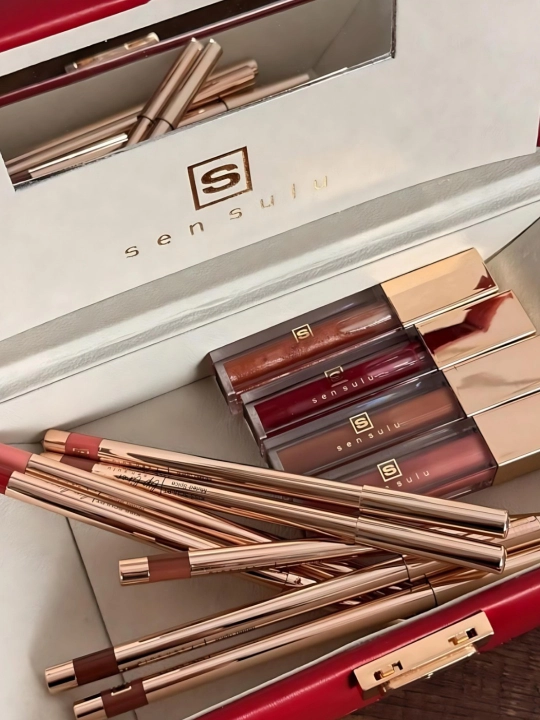 Qalam lablar uchun Sensulu "I am Defined Lip Liner"