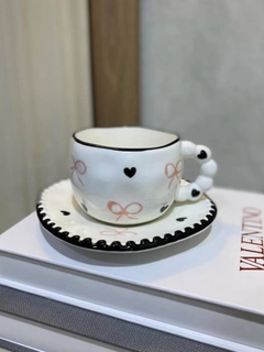 Кораллово-розовый