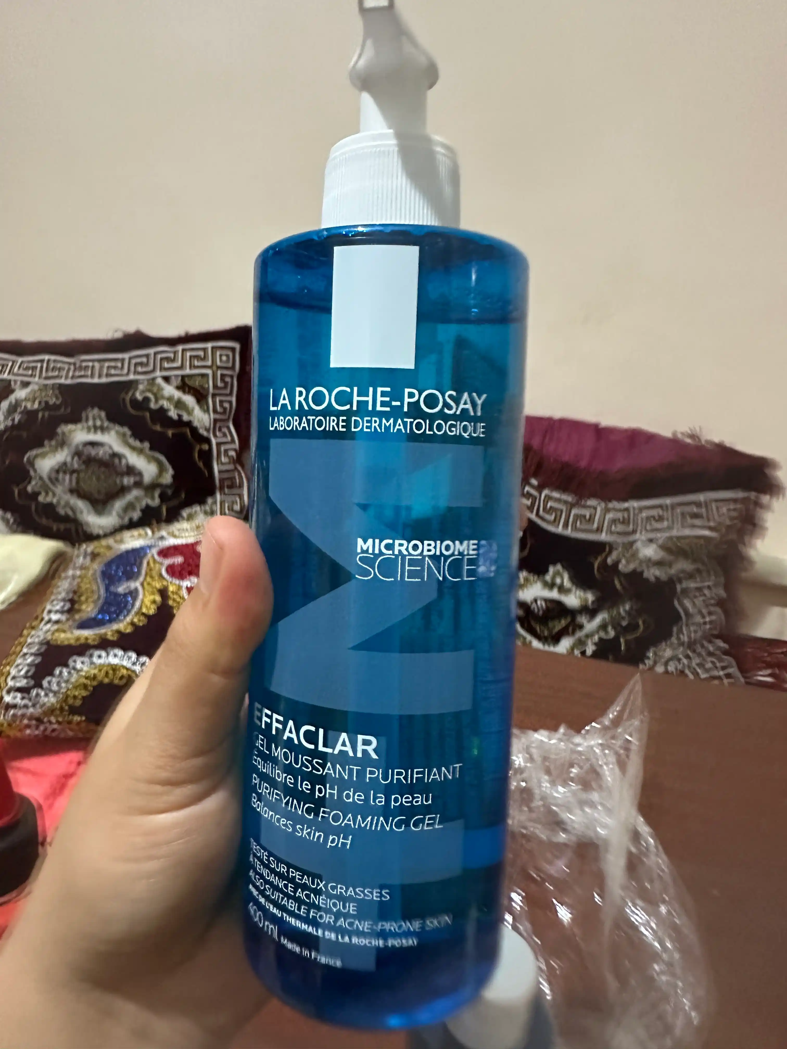 LA ROCHE-POSAY EFFACLAR гель очищающий, пенящийся, для чувствительной жирной кожи лица и тела, 400 мл