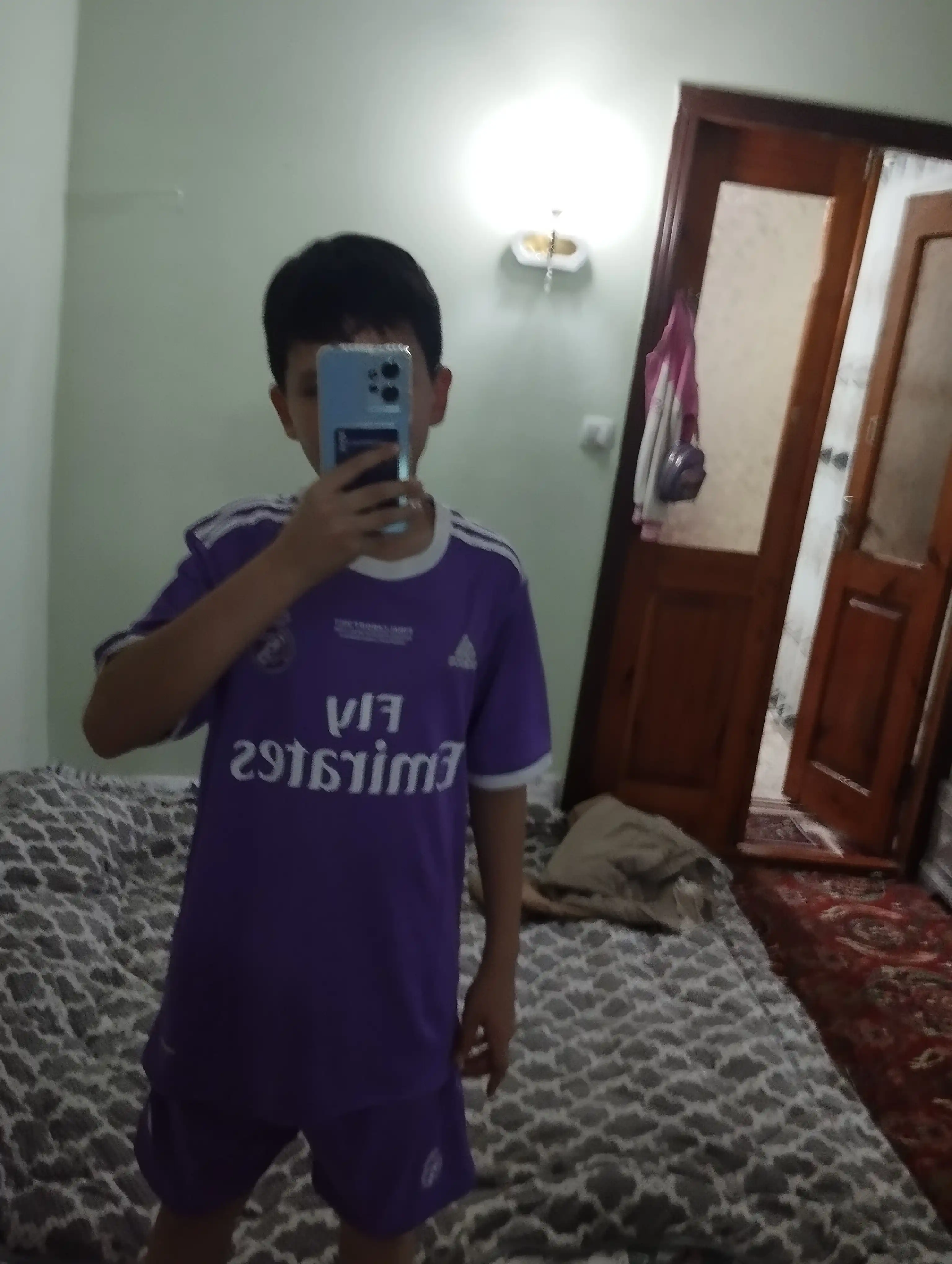 Milan, "Real Madrid", "Barselona", "Arsenal", "Angliya" retro futbol formalari
