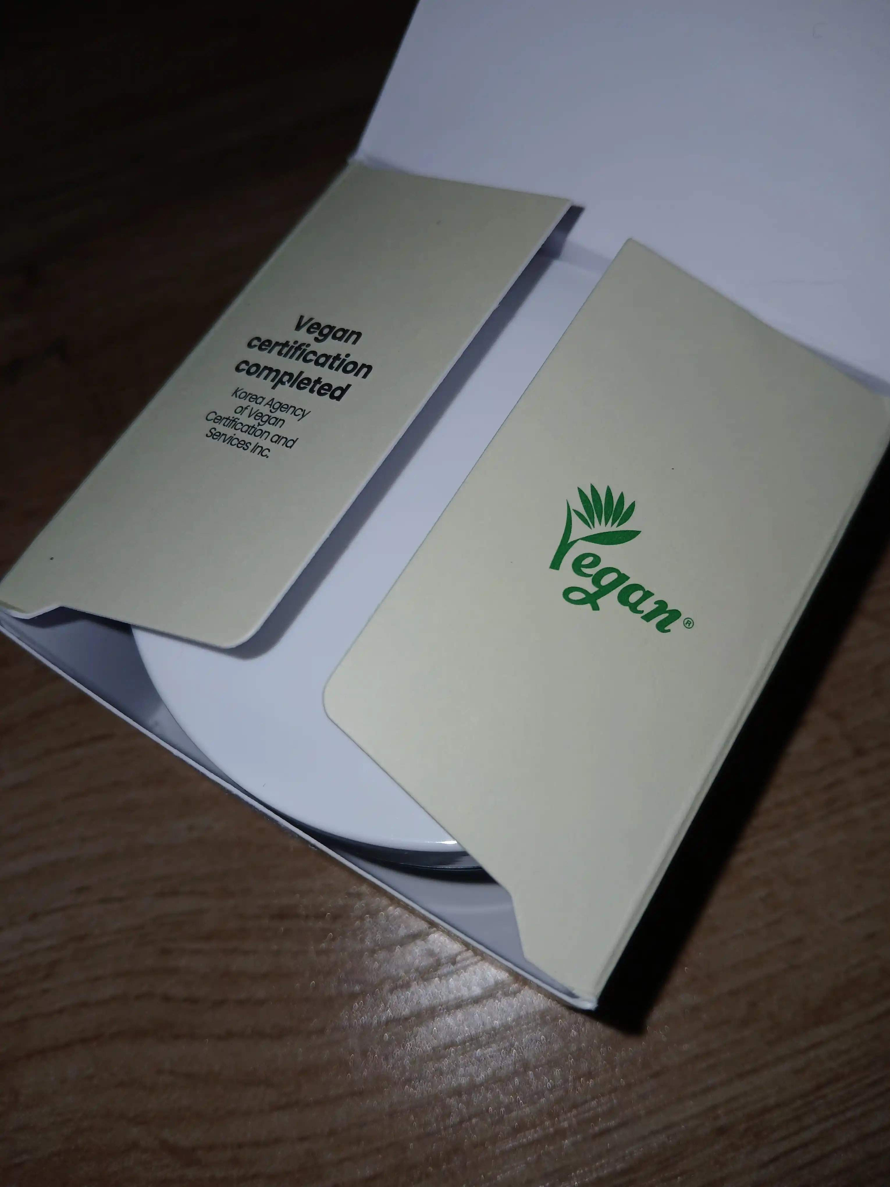 Очищающая глиняная маска с полынью AXIS-Y Mugwort Pore Clarifying Wash Off Pack, 100 мл