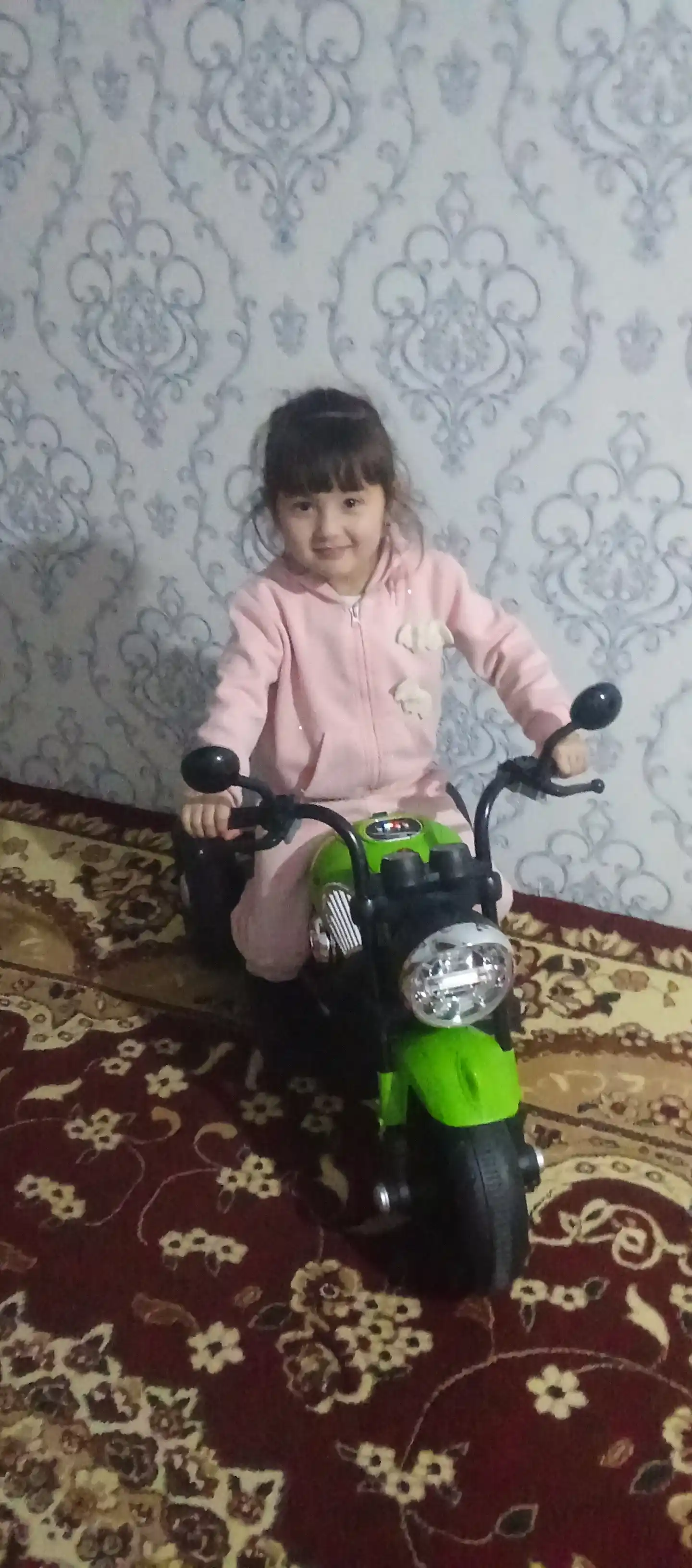 2–9 yoshli bolalar uchun mos keladigan, Bluetooth musiqaga ega elektr mototsikl