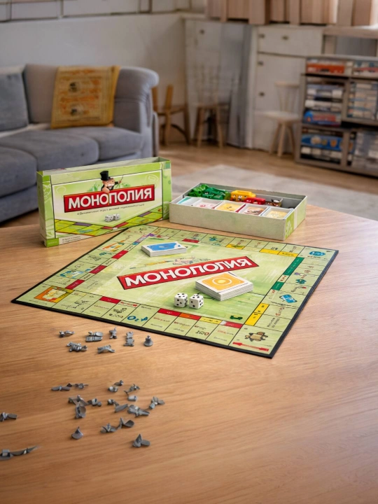 Семейная настольная игра «Монополия»