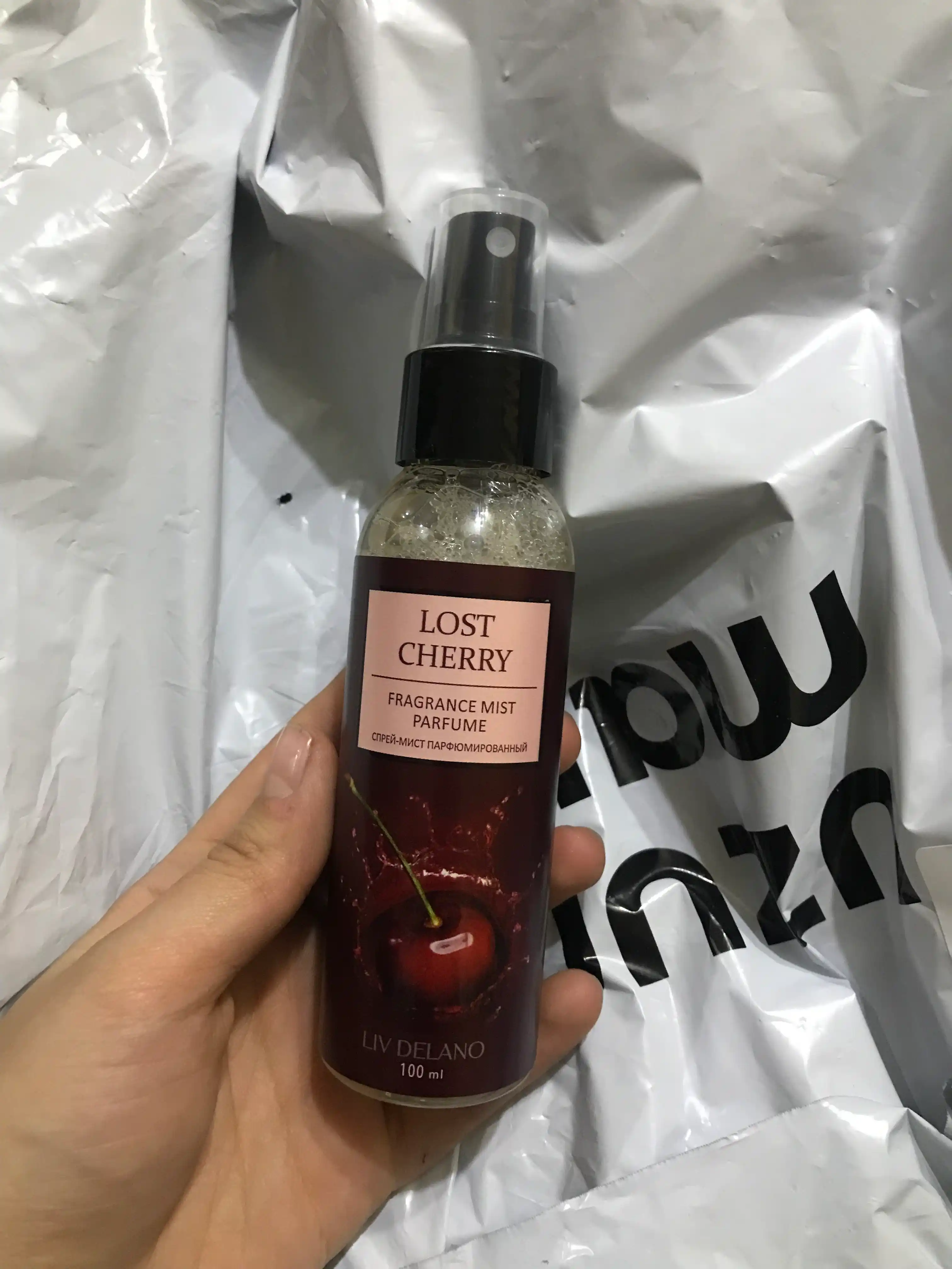 Parfyumlangan sprey-mist tana uchun Lost Cherry Liv Delano, ayollar uchun, 100 ml
