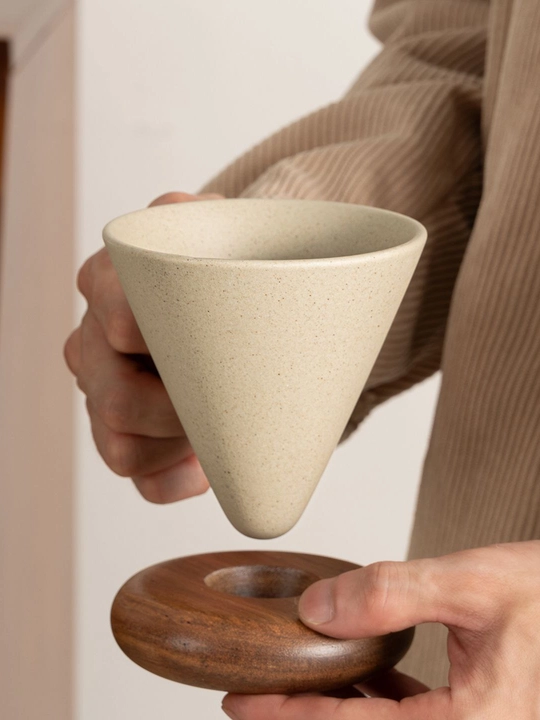 Yog'ochli stendga ega keramik kofe finjoni "Zen Style" – Estetik dizayn, 200 ml