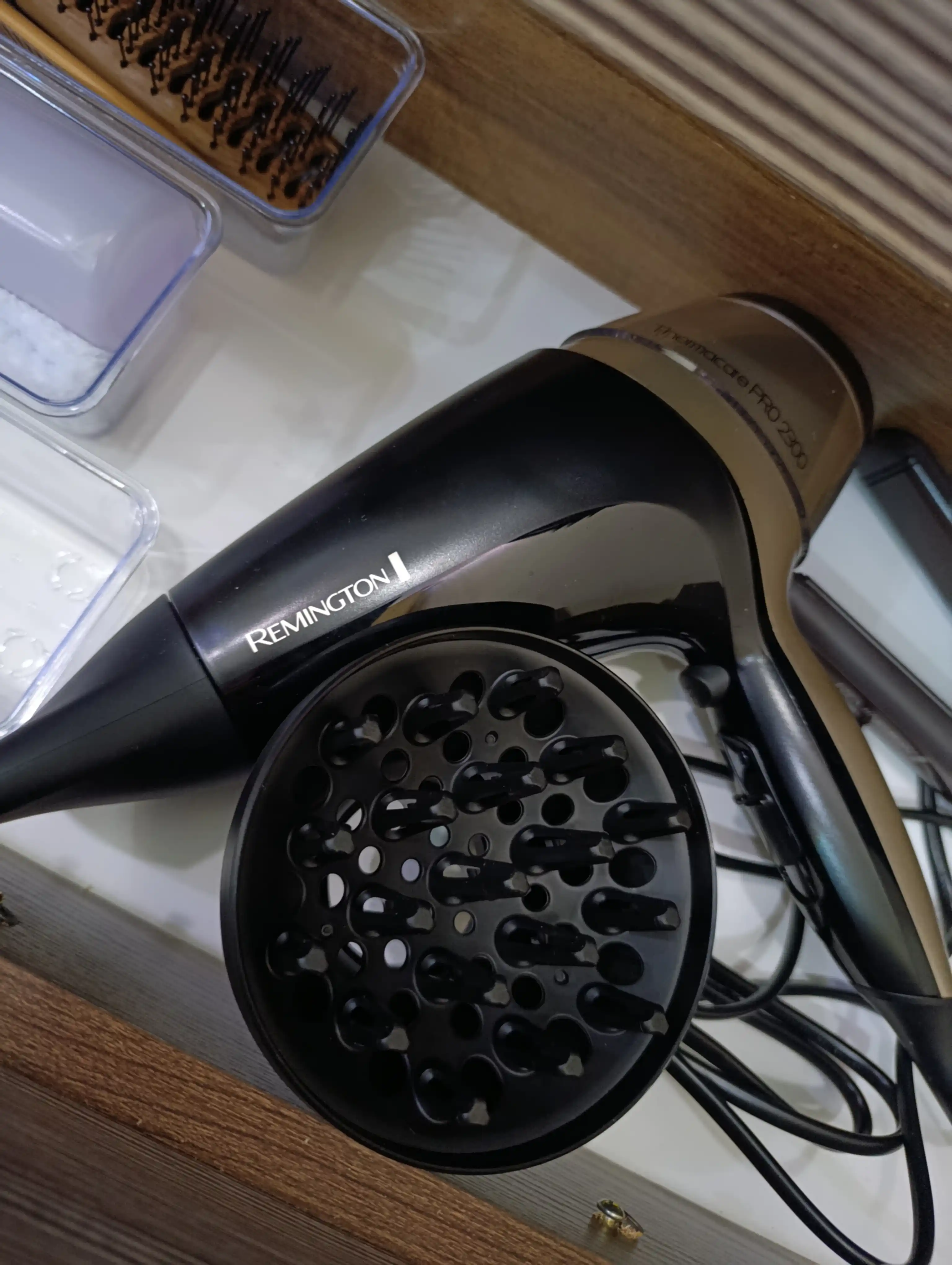 Фен для волос профессиональный Remington Thermacare Pro D5715, насадка диффузор для кудрей