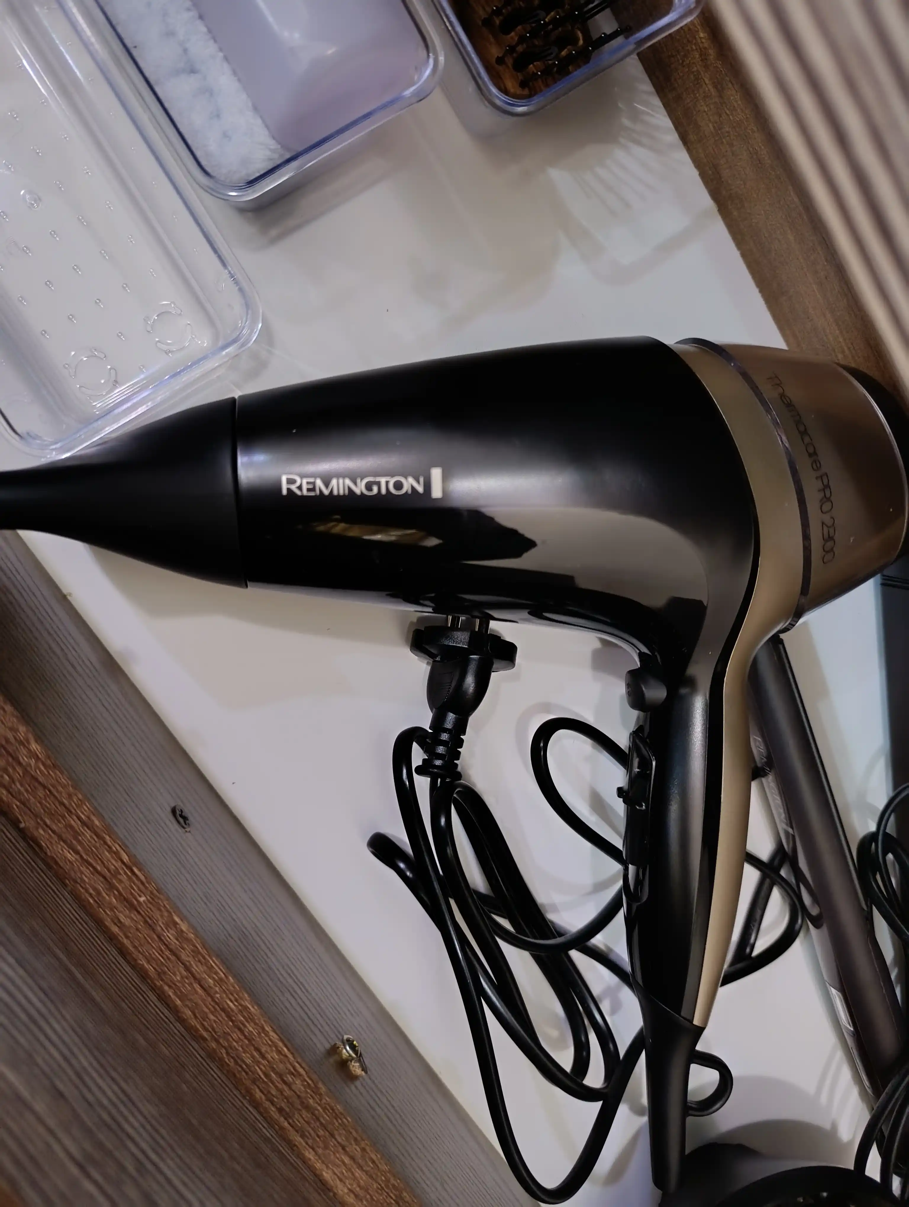 Фен для волос профессиональный Remington Thermacare Pro D5715, насадка диффузор для кудрей
