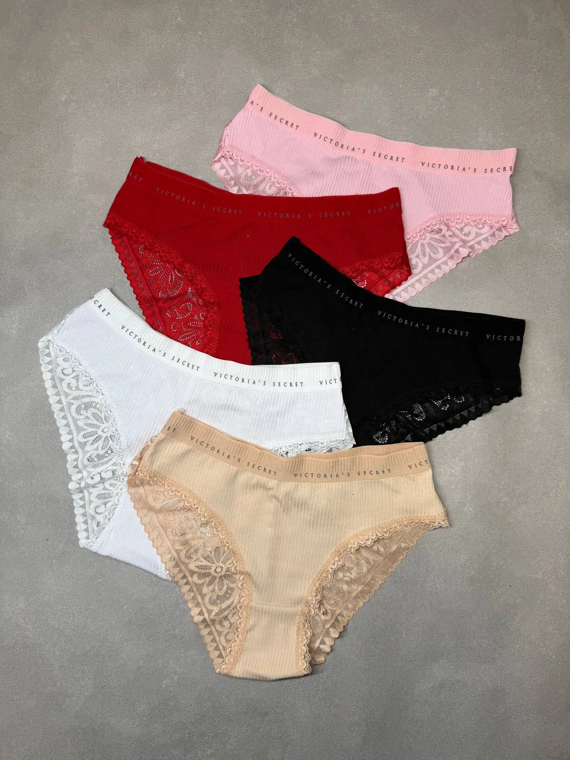Ayollar uchun Victoria`s secret trusiklari, 5 dona to‘plam, sovg‘a qutisida ichki kiyim