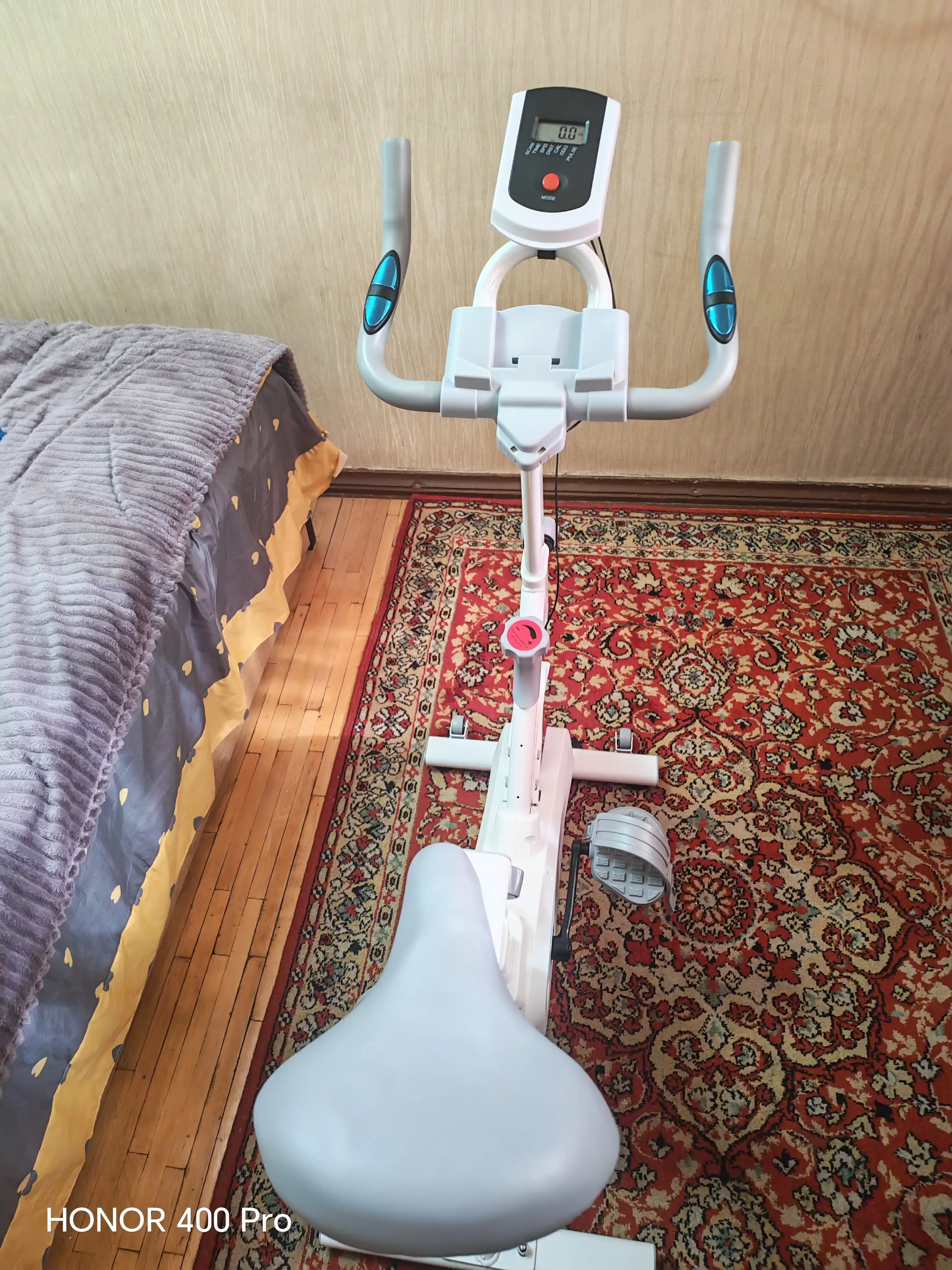Velotrenajor EN Q7 LED displeyli, Bluetooth, 150 kg, uy uchun