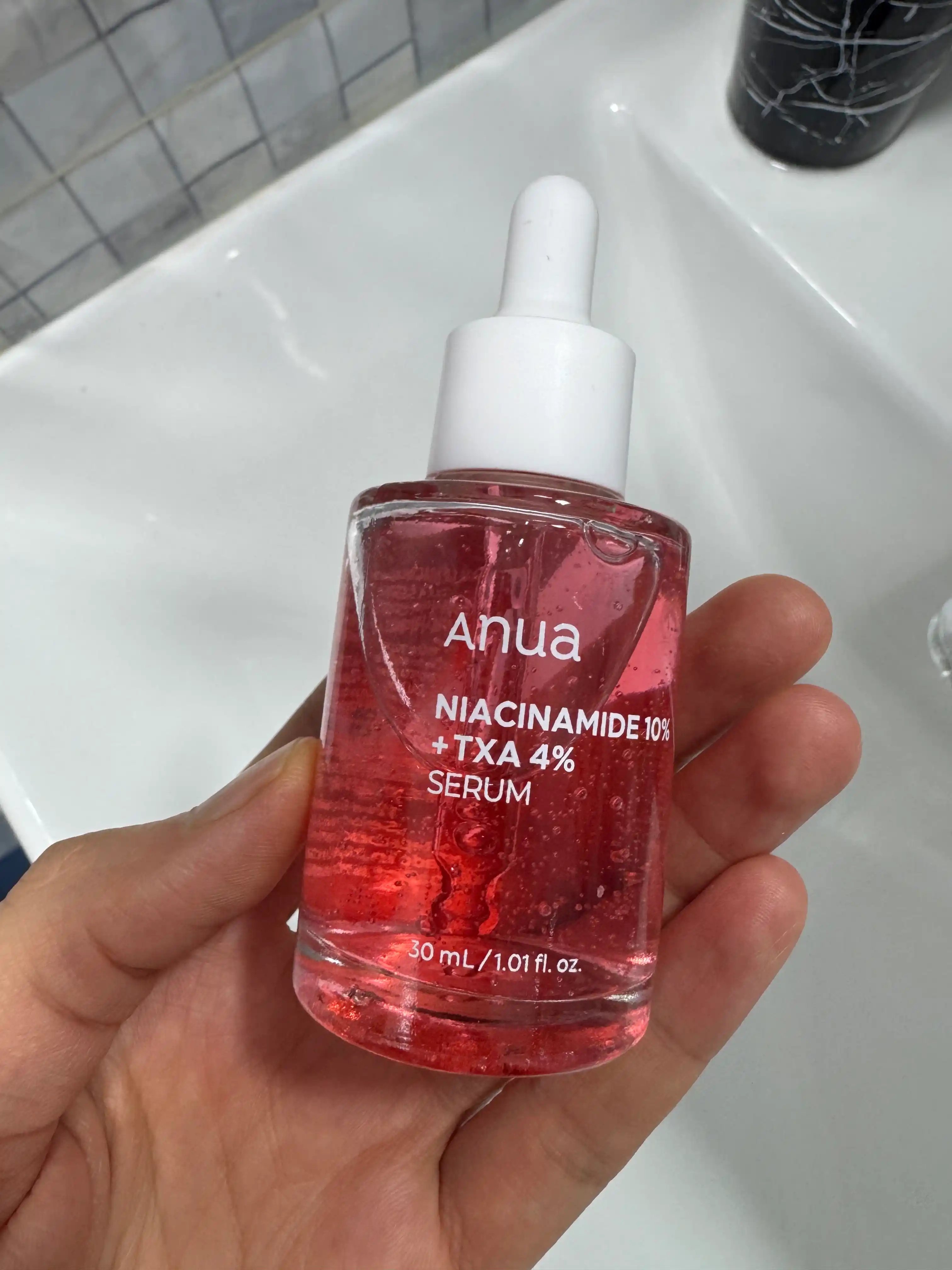 Niacinamide 10% + TXA 4% teng ohang uchun, qarishga qarshi zardob