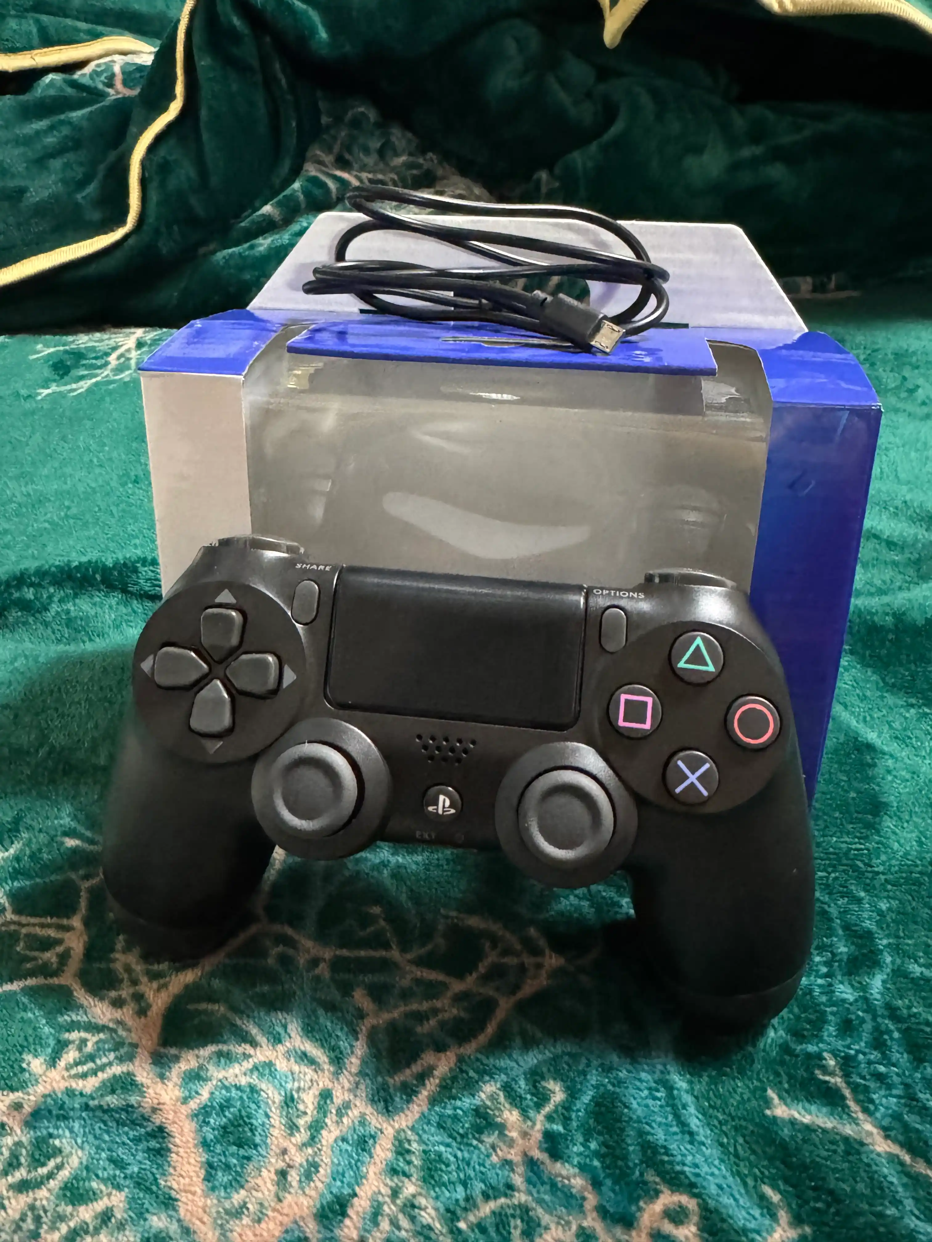 Simsiz geympad joystigi DualShock 4