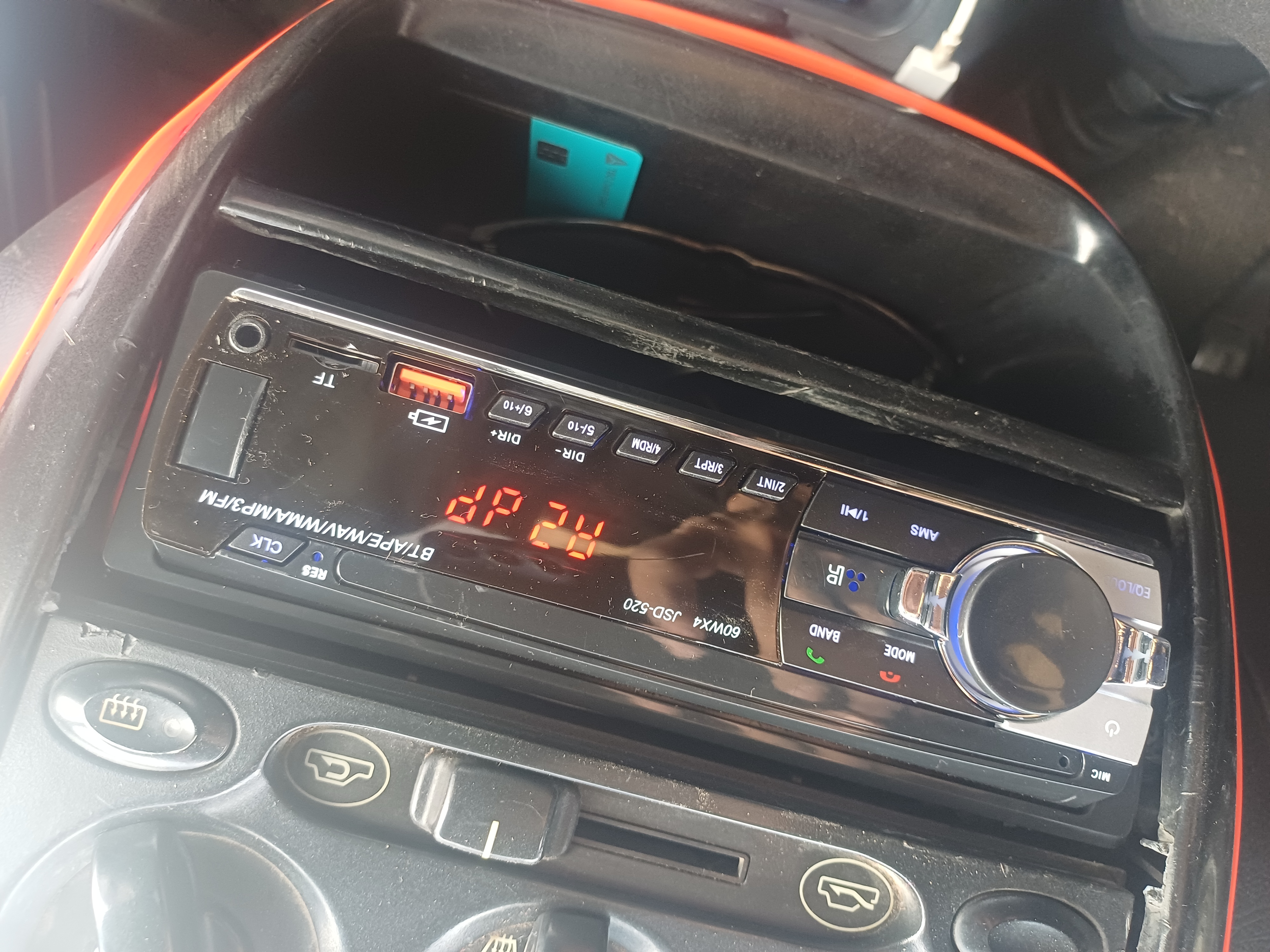 Avtomagnitafon Pioneer 2 pult Bluetooth, USB, AUX, FM radio magnitofon