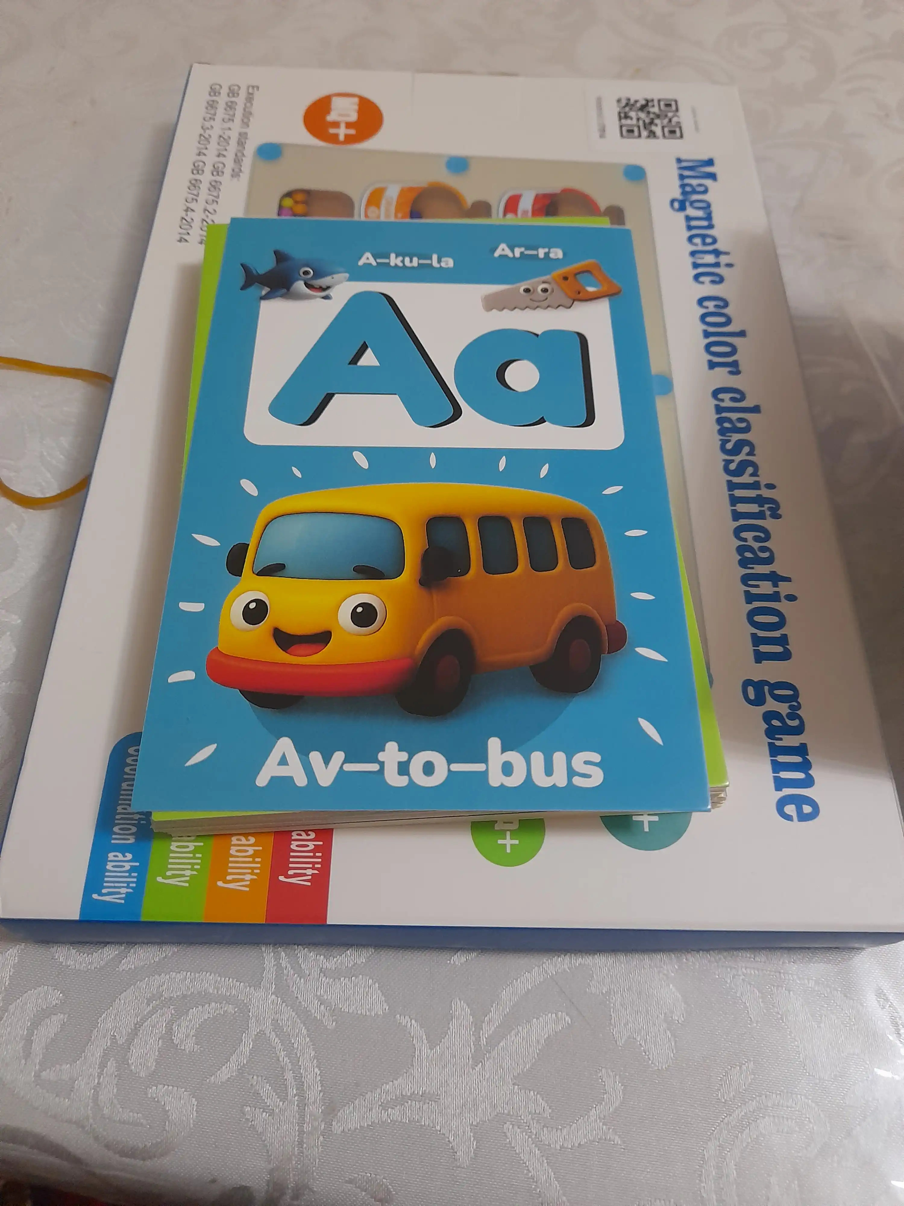 Алифбо карточкалар инглизча, русча, арабча, ўзбекча ва рақамлар