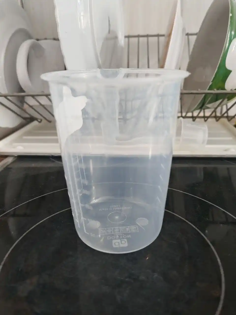 Plastik o‘lchov ko‘zasi, o‘lchov stakan, ko‘za