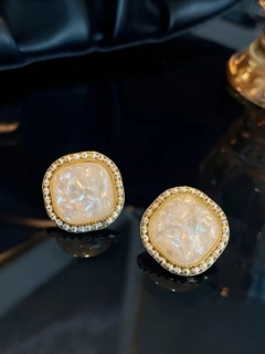 Белый
