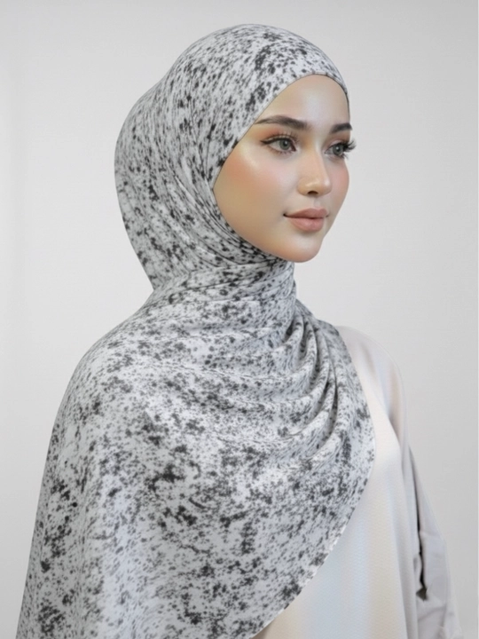 Ayollar uchun mramirli sharflar