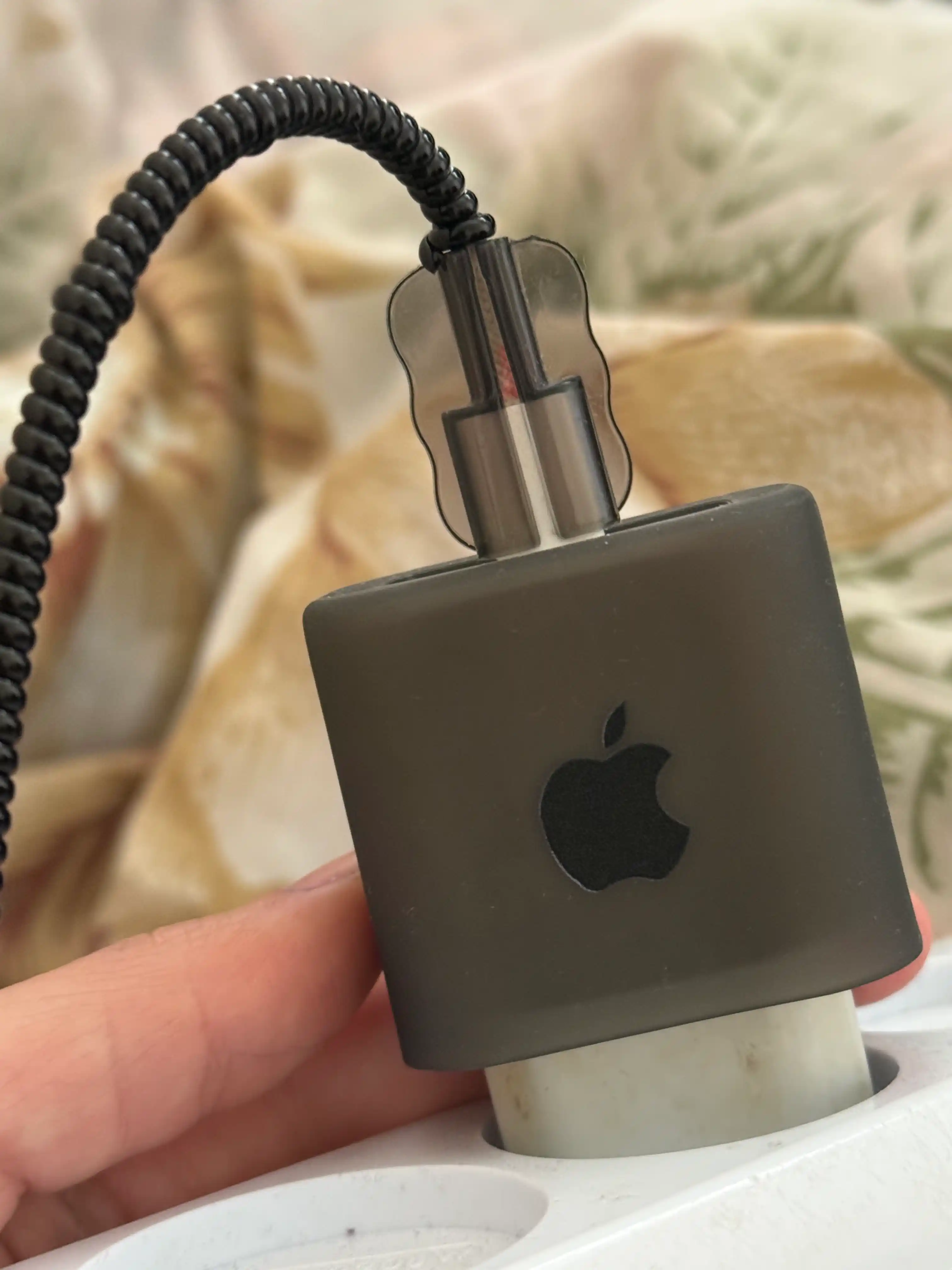 Zaryadchik chexol, iPhone zaryadka uchun g'ilof 18 Vt, 20 Vt