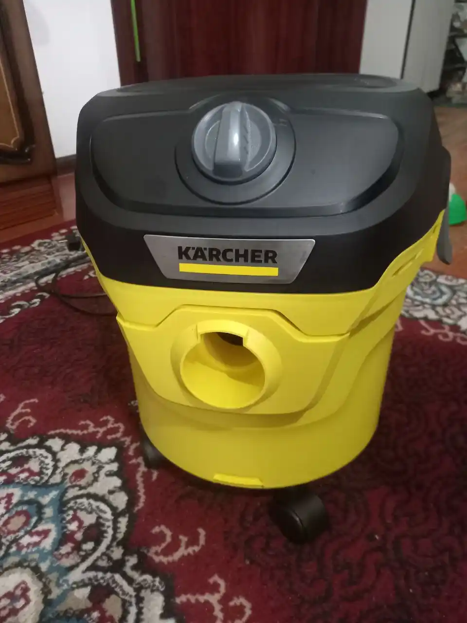 Karcher KWD 1 W V-12/2/18 1.628-401.0 – quruq va ho'l tozalash uchun maishiy changyutgich