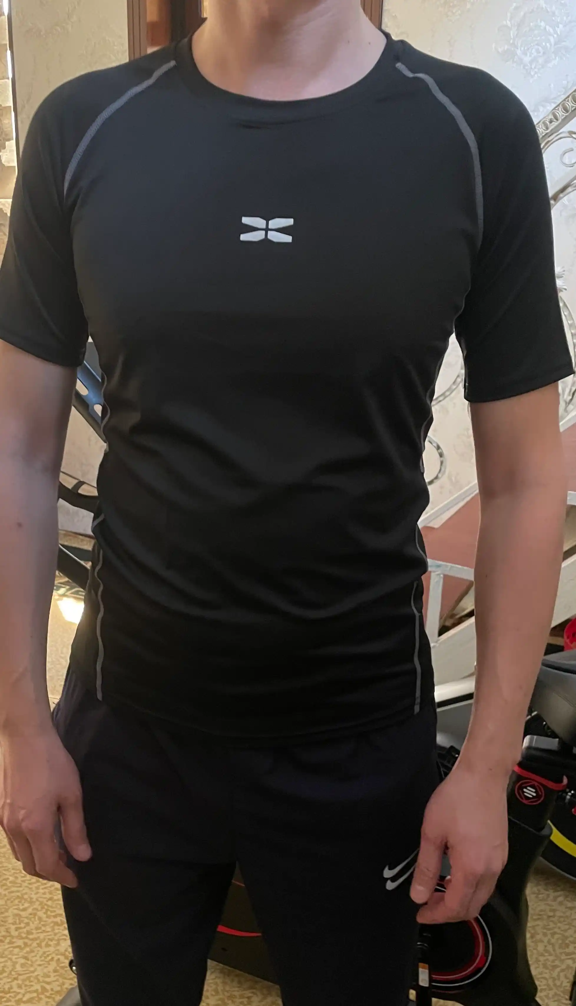 Erkaklar sport rashgardi, Fitness futbolkalari, Erkaklar futbolkasi, trenirovka kiyimlari
