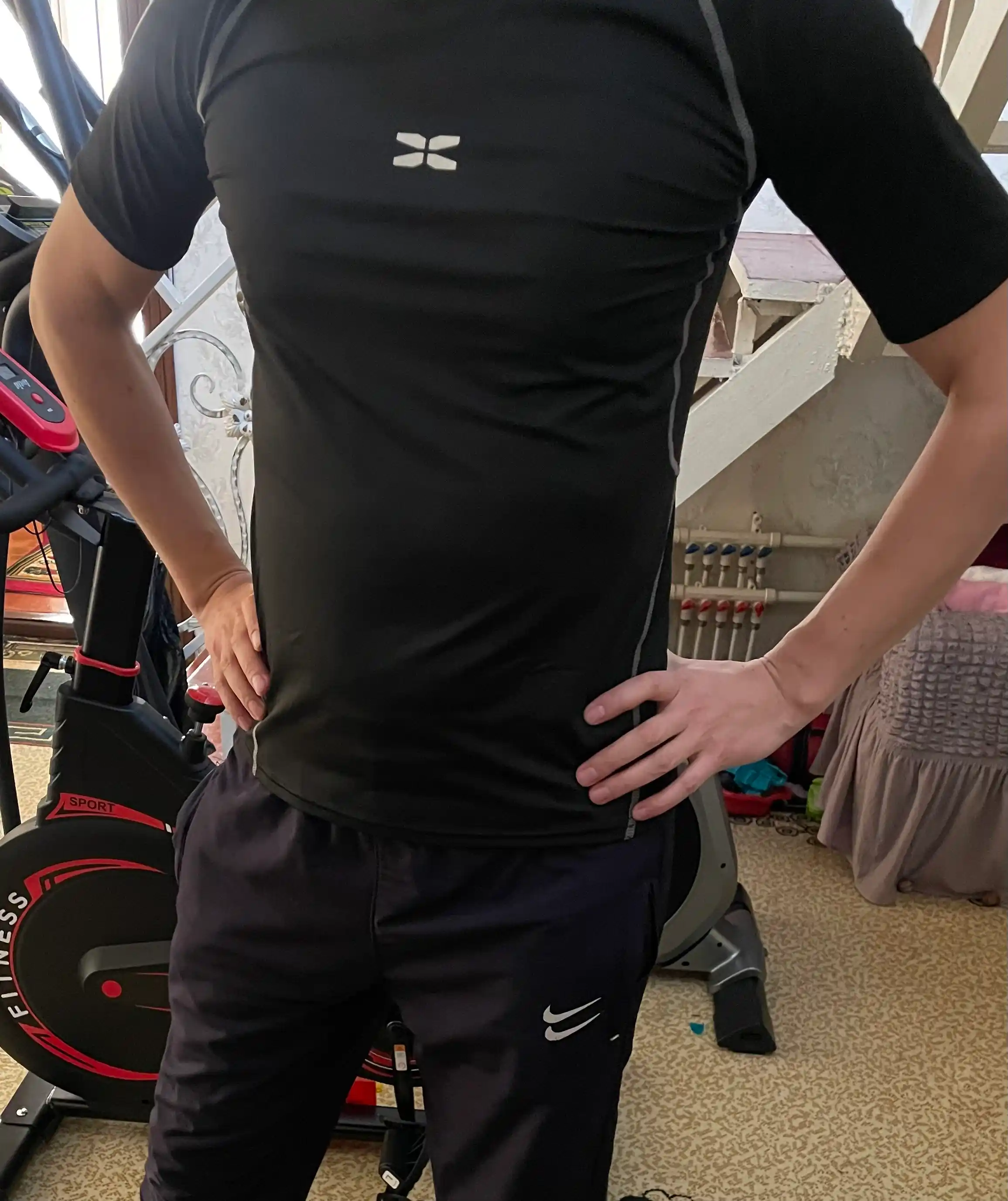 Erkaklar sport rashgardi, Fitness futbolkalari, Erkaklar futbolkasi, trenirovka kiyimlari