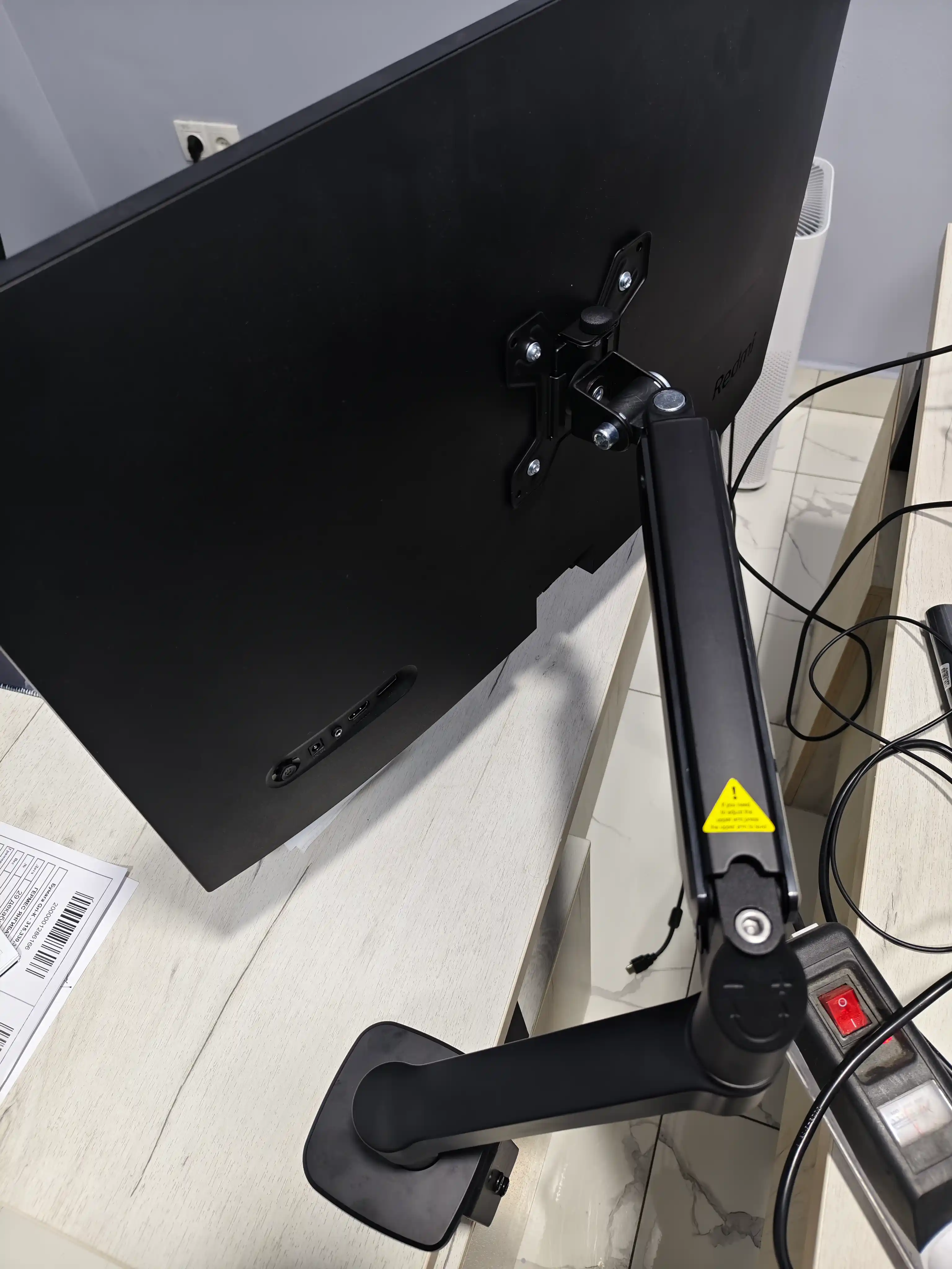 Monitor va televizor uchun aylanuvchi, stol usti kronshteyni