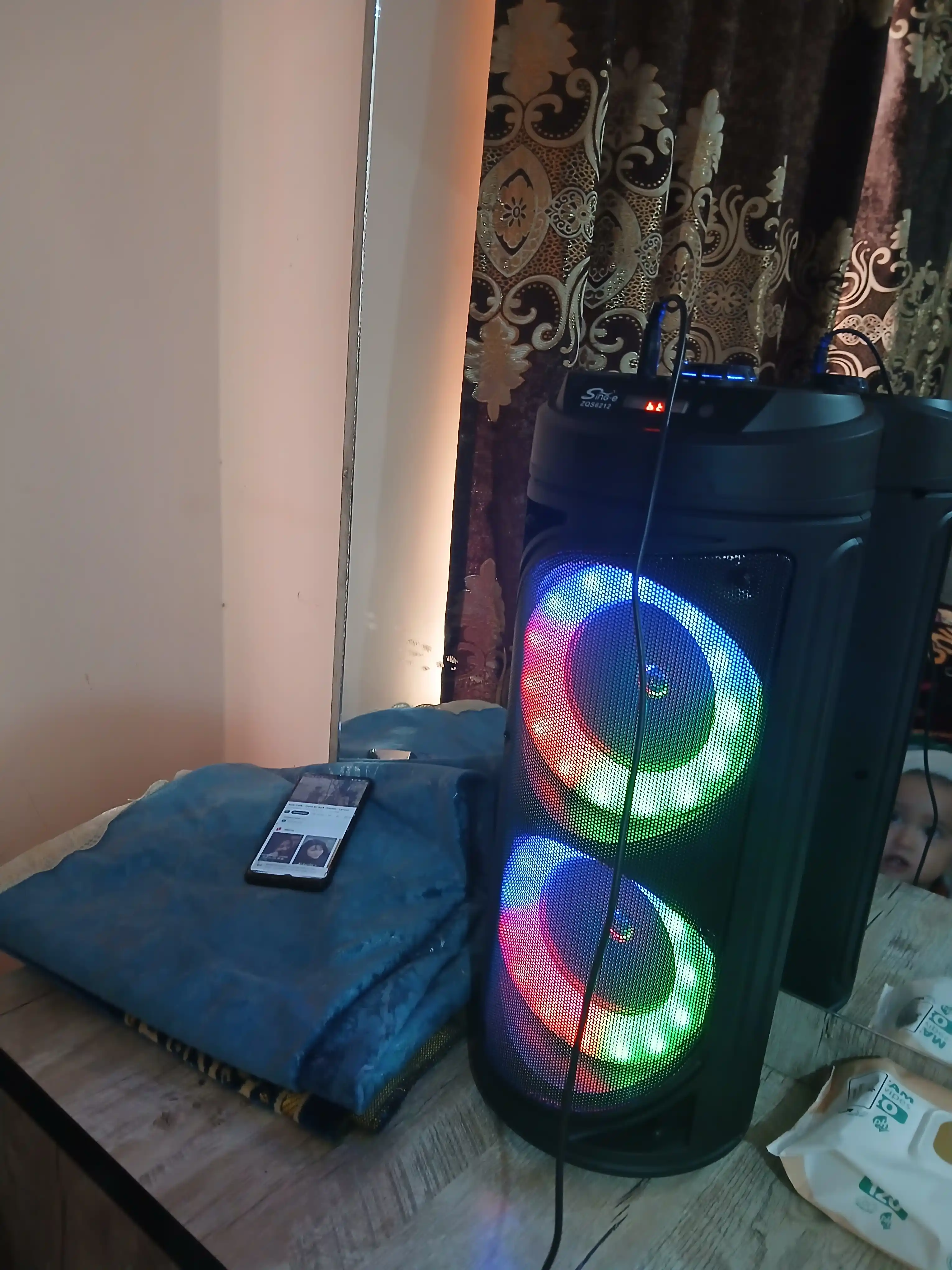 Караоке колонка ZQS6212 Bluetooth, 51 см, с микрофоном, световым эффектом RGB