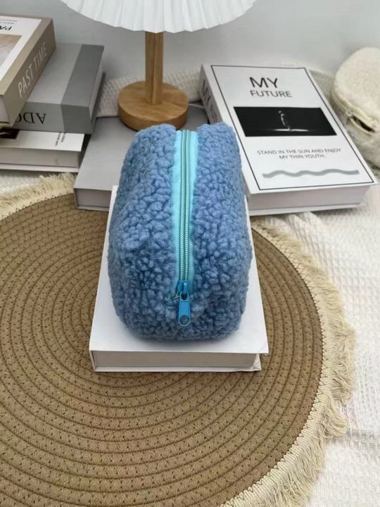 Ayollar va qizlar uchun kosmetik sumka - 