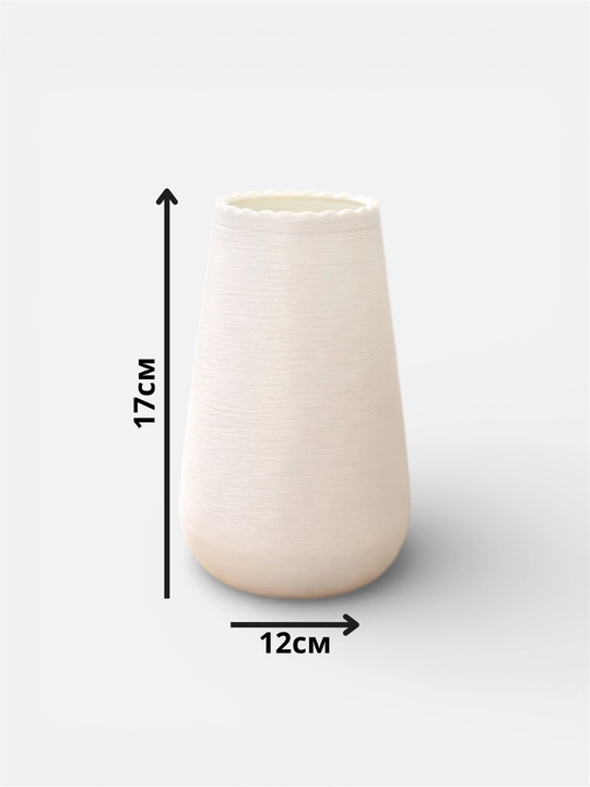 Interyer uchun dekorativ plastik vaza