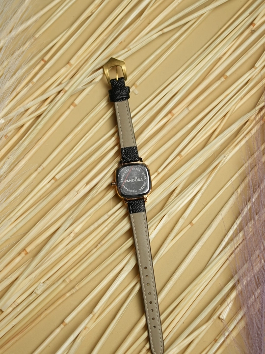 Ayollar qo'l soati, eco-charm remishokli, kvarts mexanizm - - Luna Watches