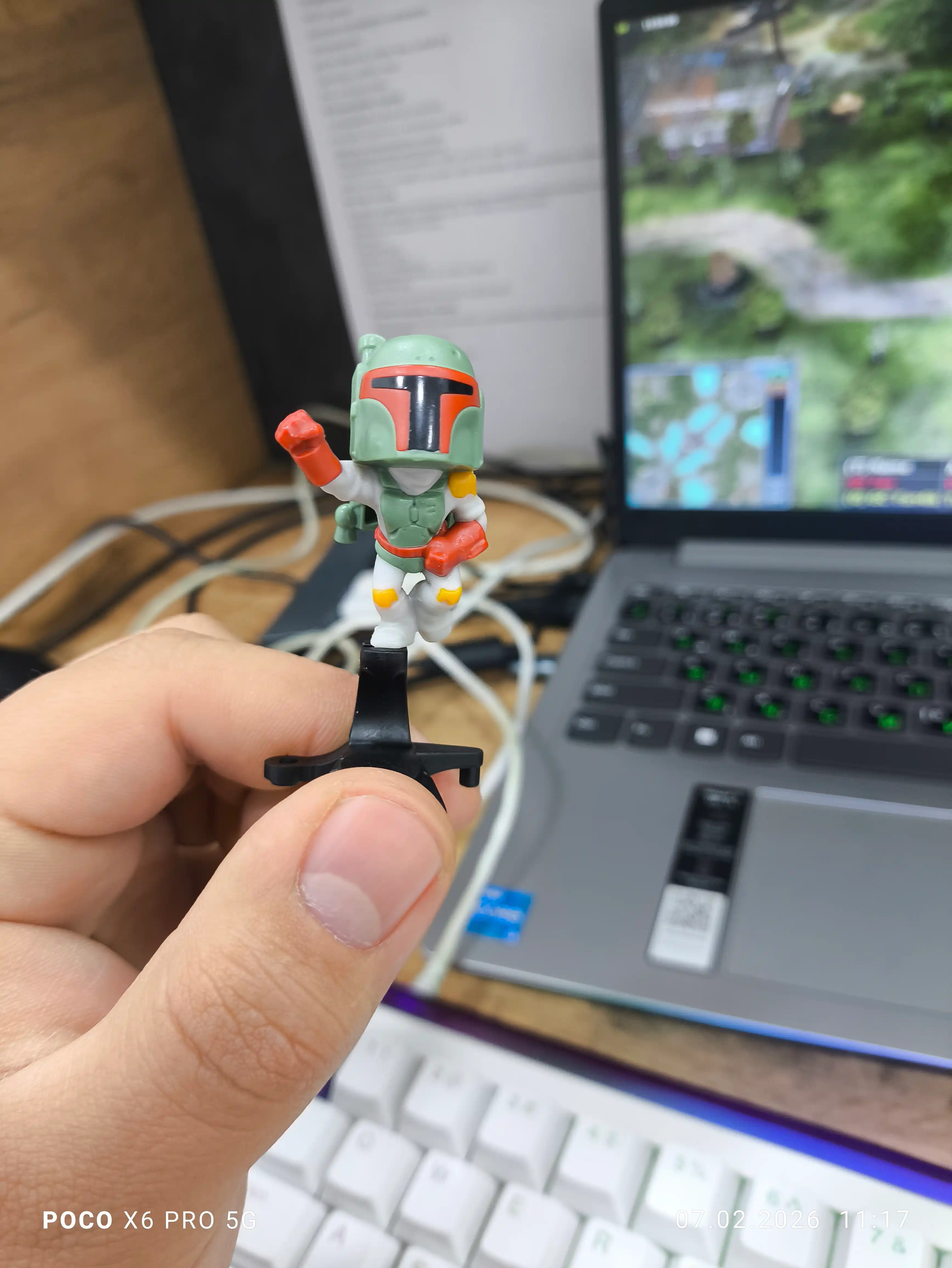 Яйцо Kinder surprise, из молочного шоколада "Марвел"