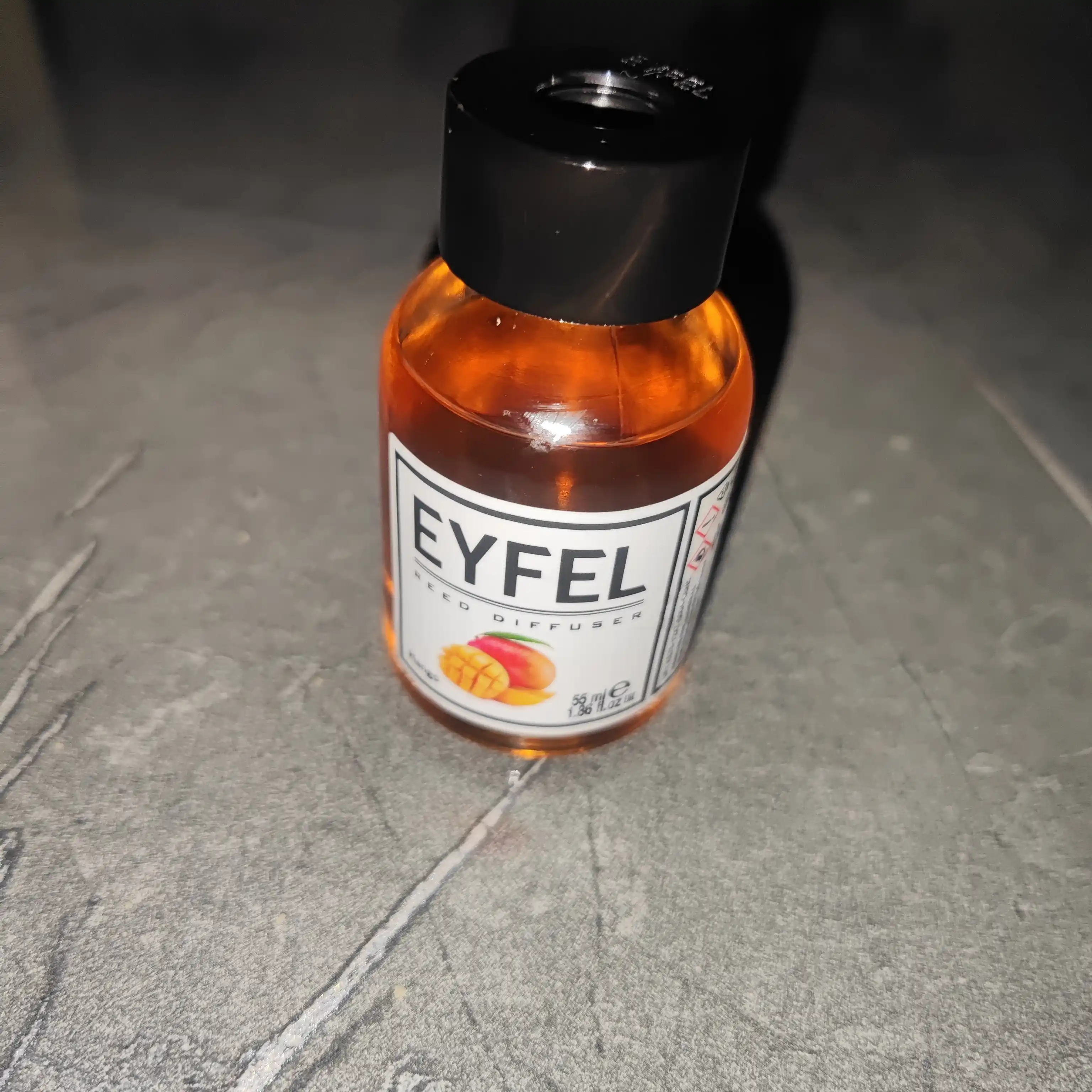 Освежитель воздуха для дома, автомобиля и офиса "Eyfel"