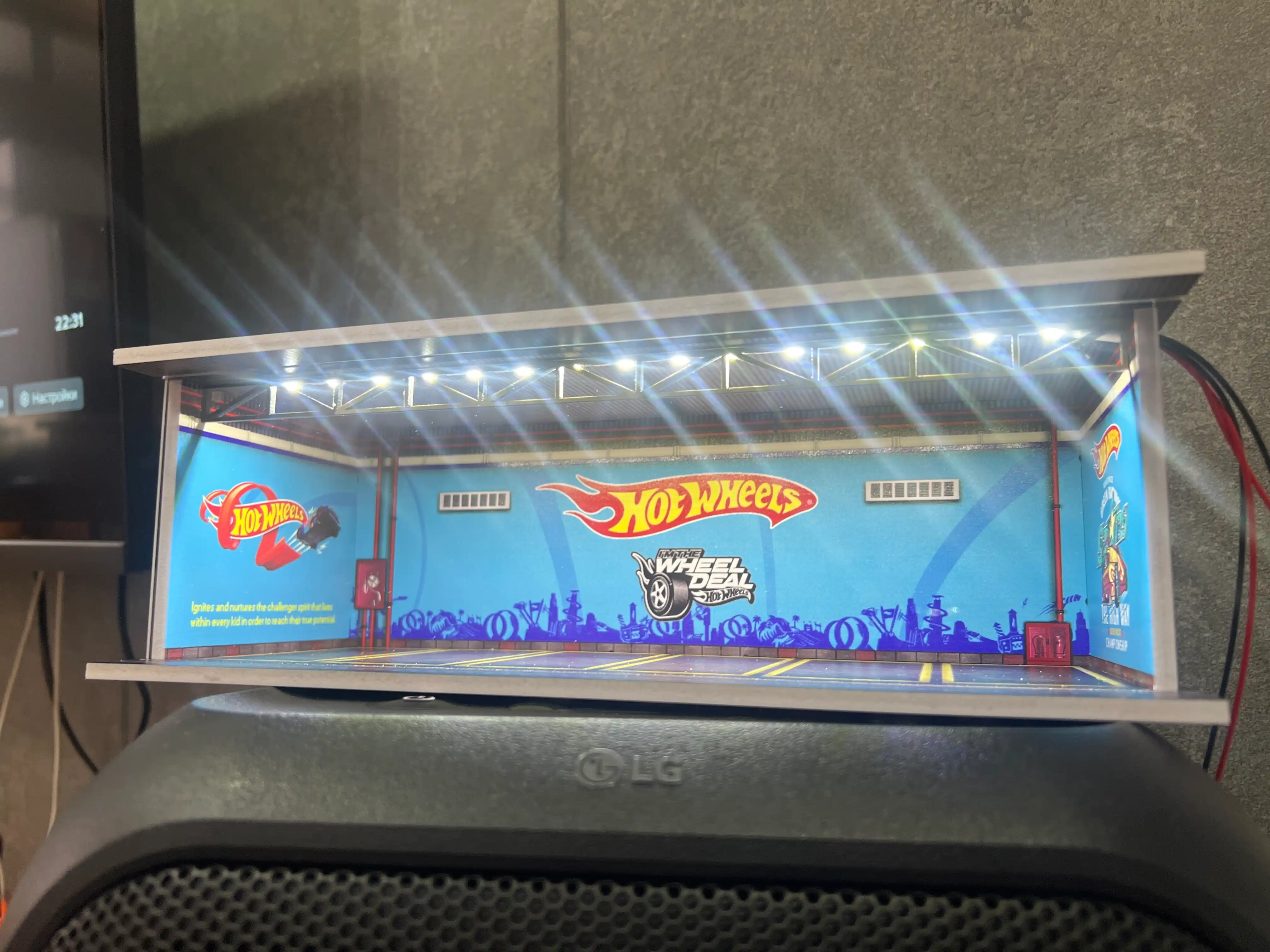 Диорама Moreart 1:64, гараж с подсветкой для моделек Hot Wheels, Mini GT, Tomica
