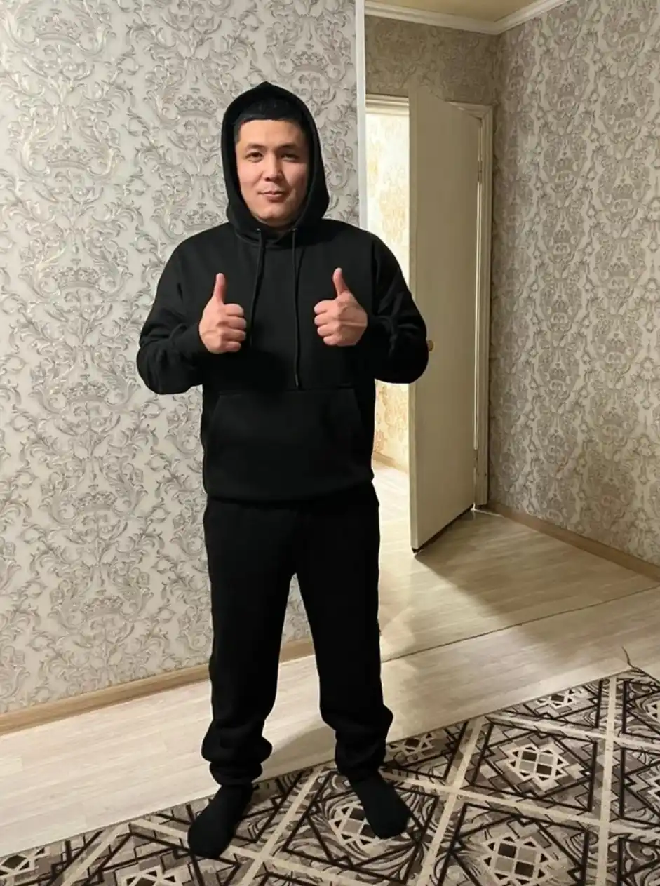 Erkaklar sport kostyumi. Bahor va kuz uchun. Oversize