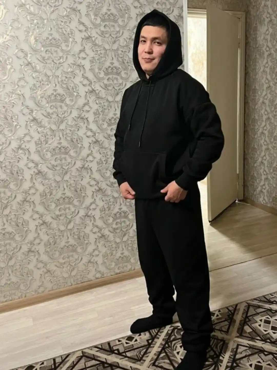 Erkaklar sport kostyumi. Bahor va kuz uchun. Oversize