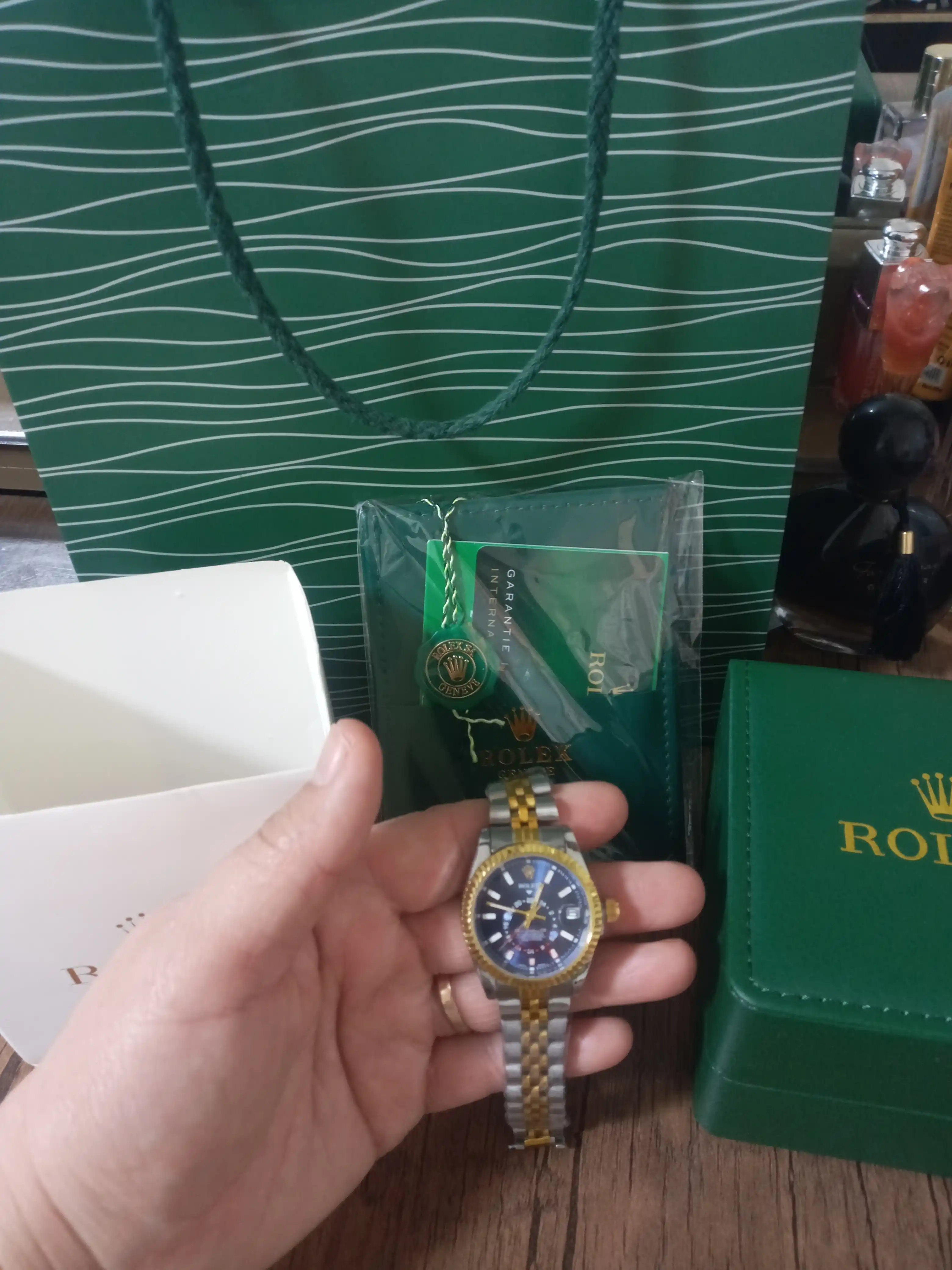 Ayollar uchun klassik Rolex soati - to‘liq sovg‘a to‘plami