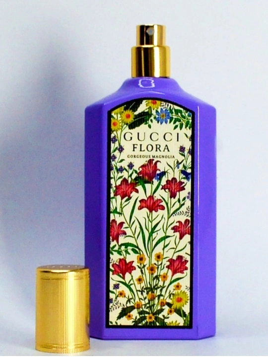 Ayollar sevimli parfumi Gucci "Flora Gorgeous Magnolia"
