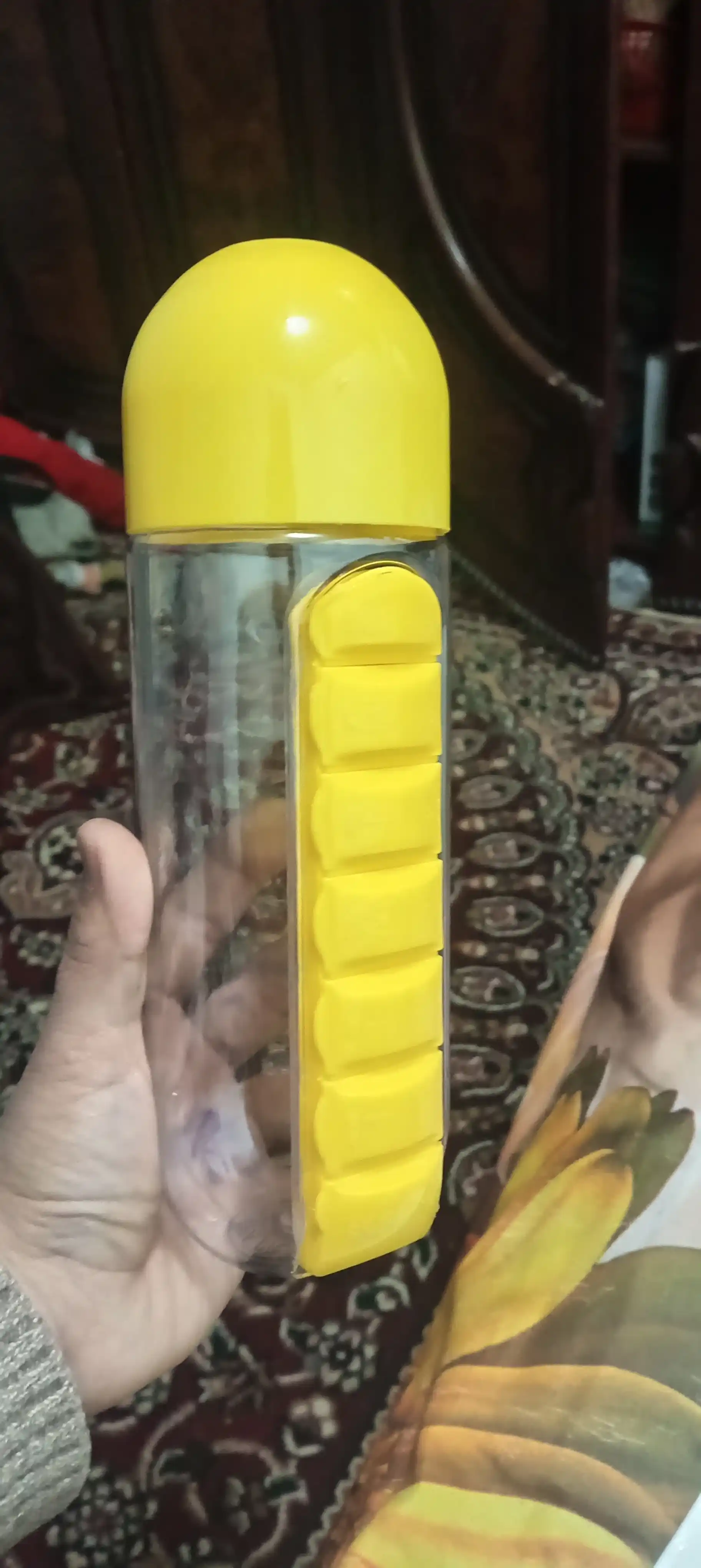 Tabletka organizerli suv butilkasi 600 ml, dori saqlashli sport idish, BPA Free