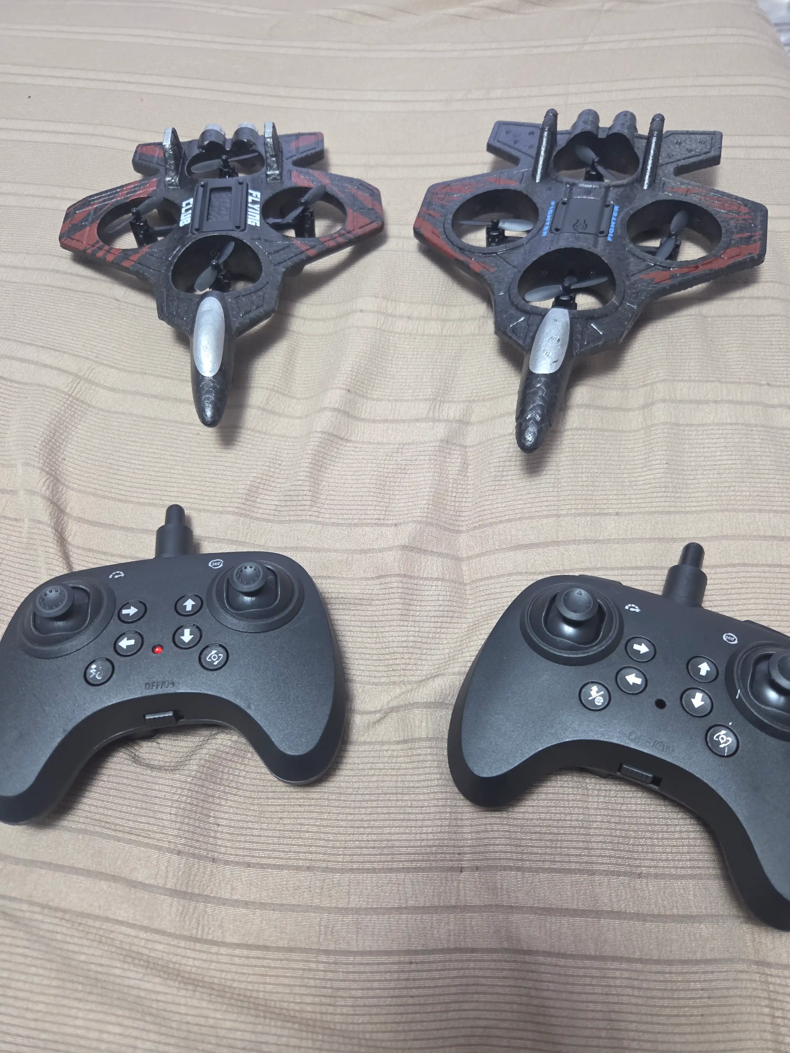 360° tryuklar va yorqin RGB yoritgichlarga ega, radio orqali boshqariladigan Fighter dron-samolyoti