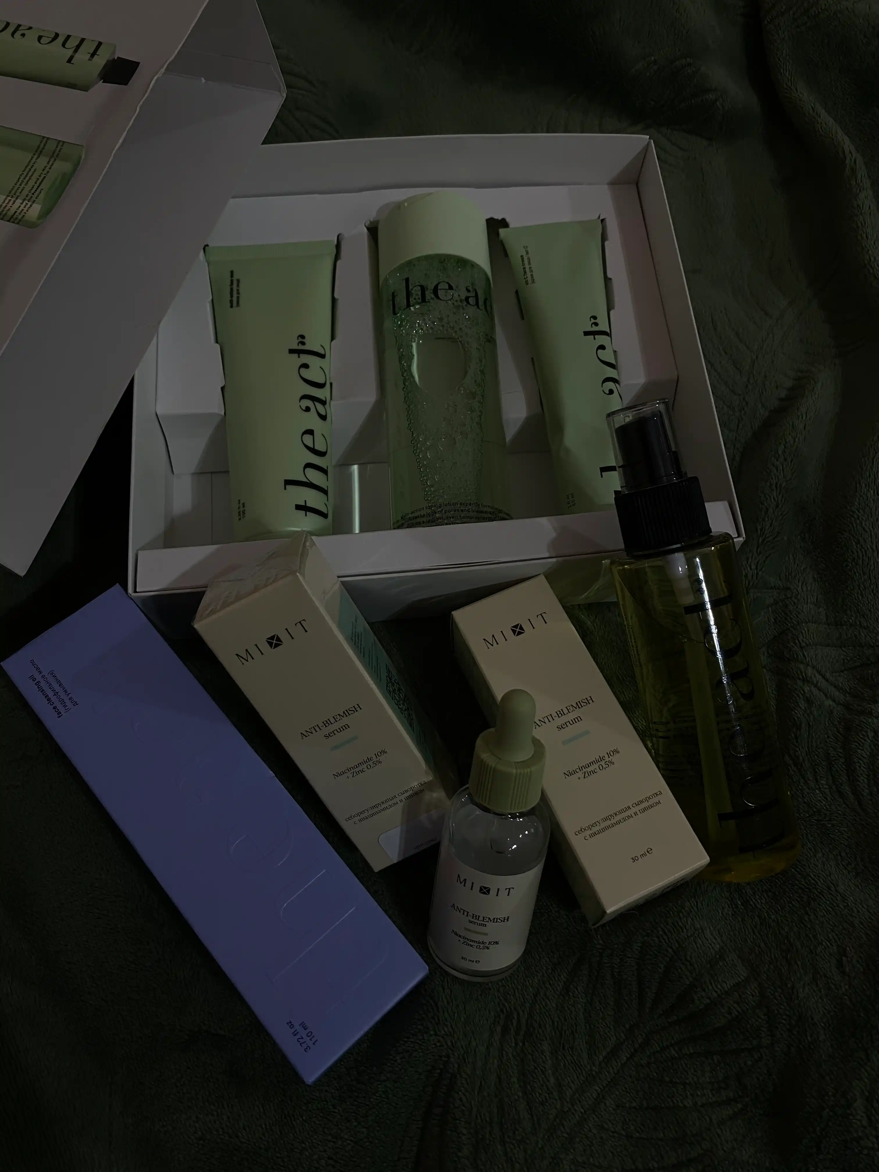 Саморегулирующая сыворотка с ниацинамидом и цинком MIXIT Anti-Blemish Serum, 30 мл