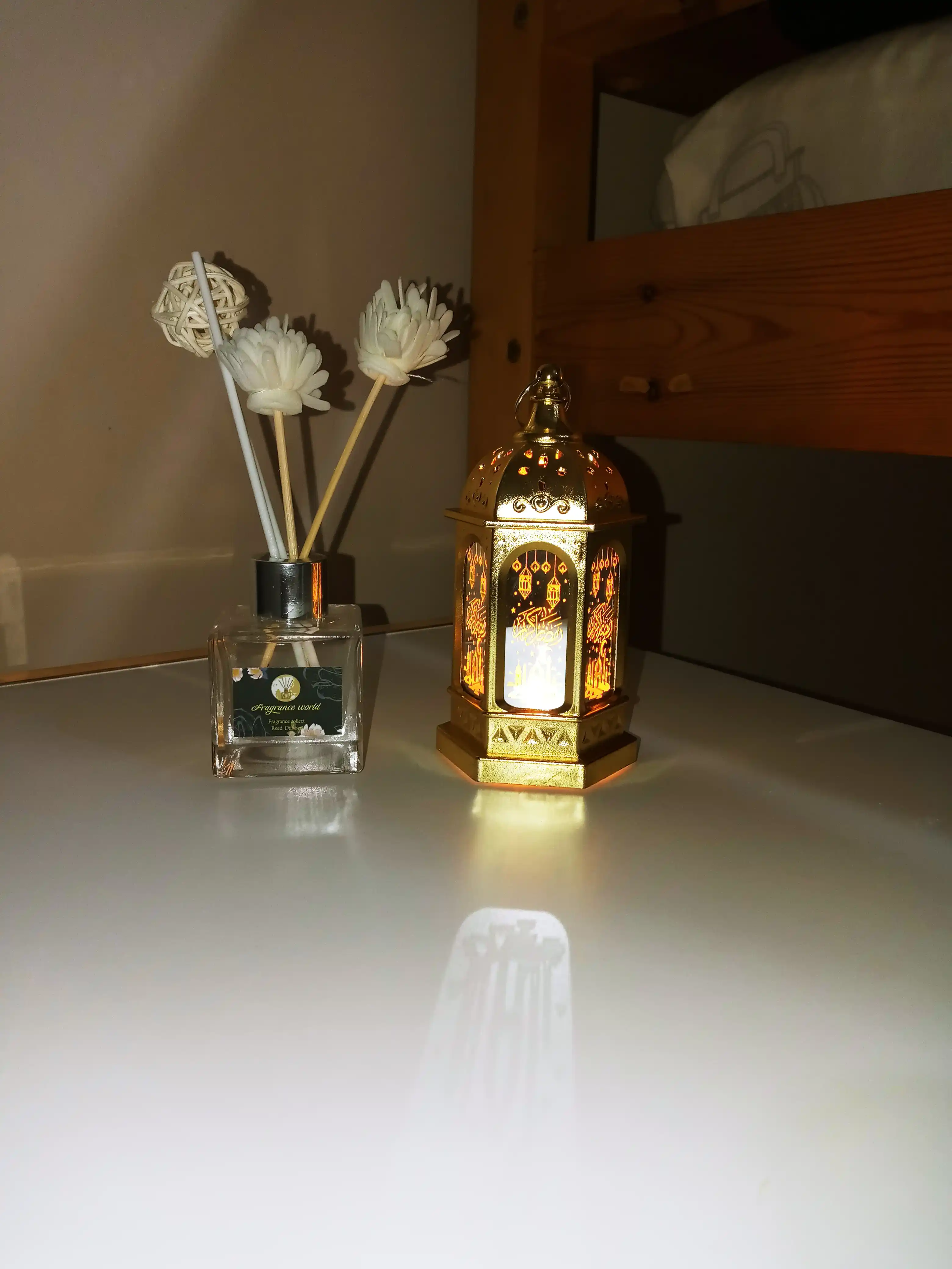 Xushbo'y ifor aromadiffuzor uy va ofis uchun, tayoqchalar bilan havo musaffolagich