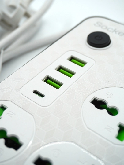 Удлинитель 2000W c USB-A и Type-C (PD), с выключателем и защитой для детей