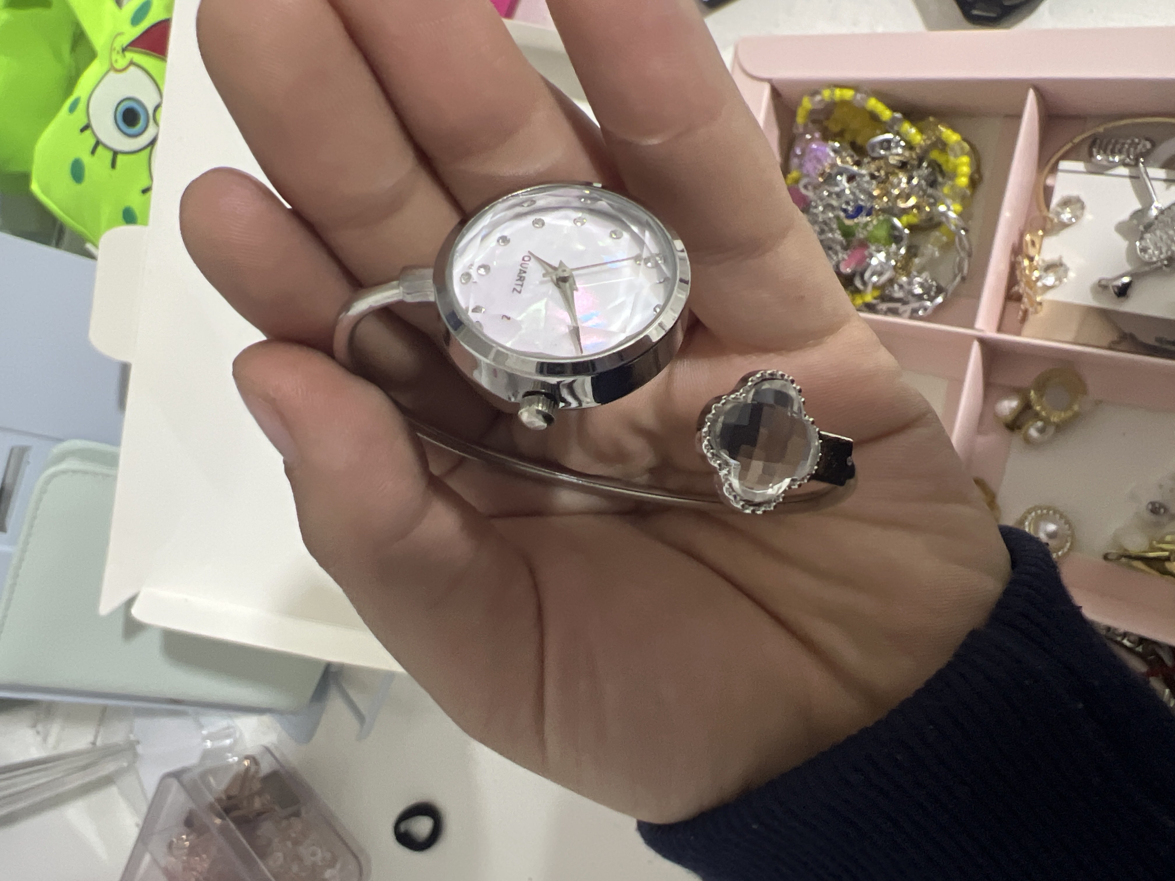 Ayollar uchun Butterfly Bracelet Watch – nafis bilak soati