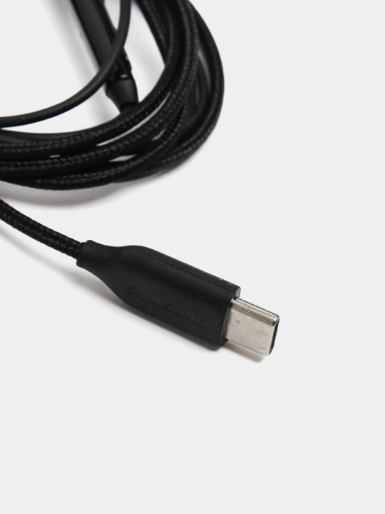 Samsung AKG EO-IG955BSEGCN simli naushniklar mikrofon va Type-C ulagichlari bilan