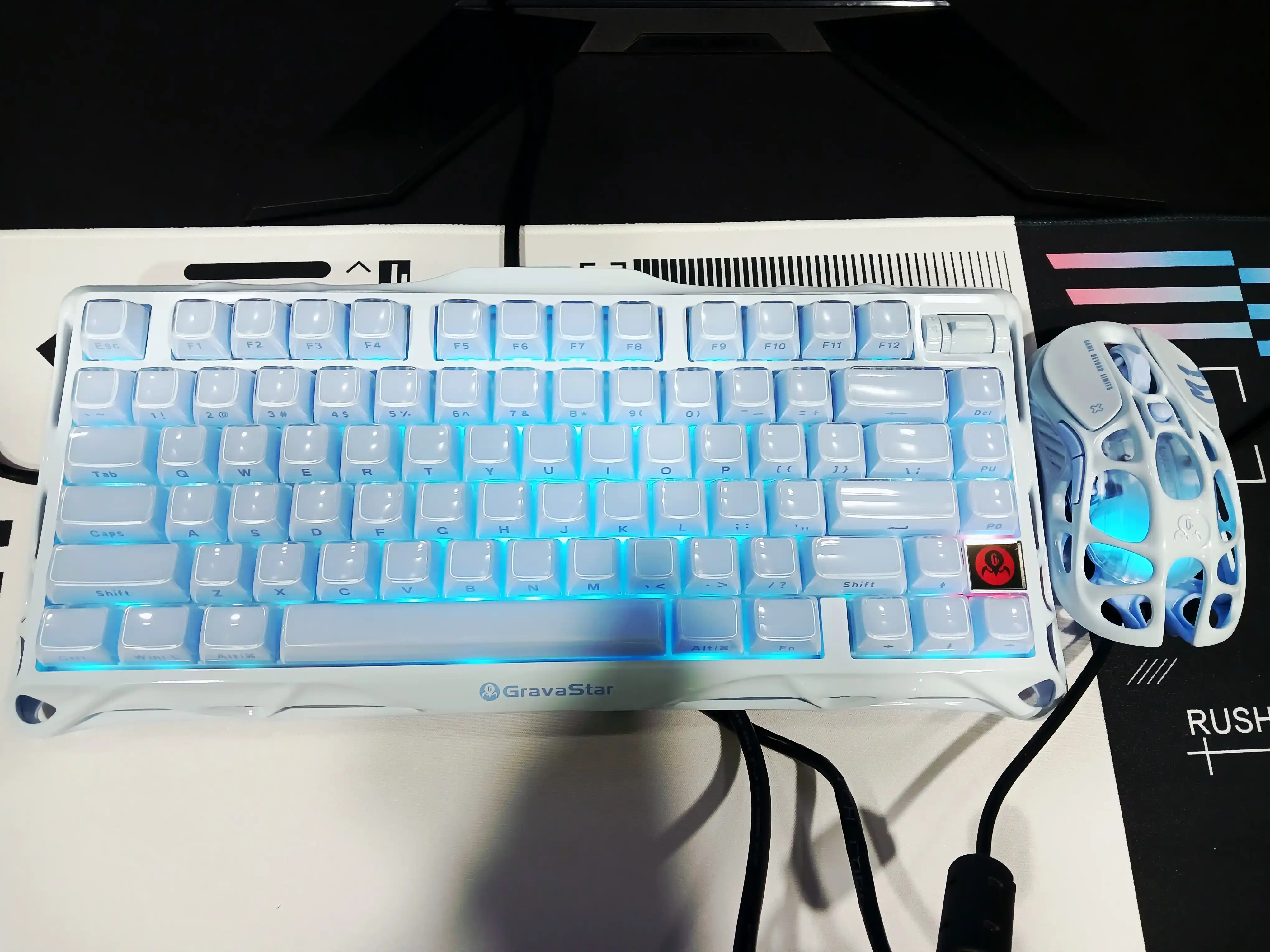Sichqoncha Mercury M1 Pro Special Edition — Ice Blue