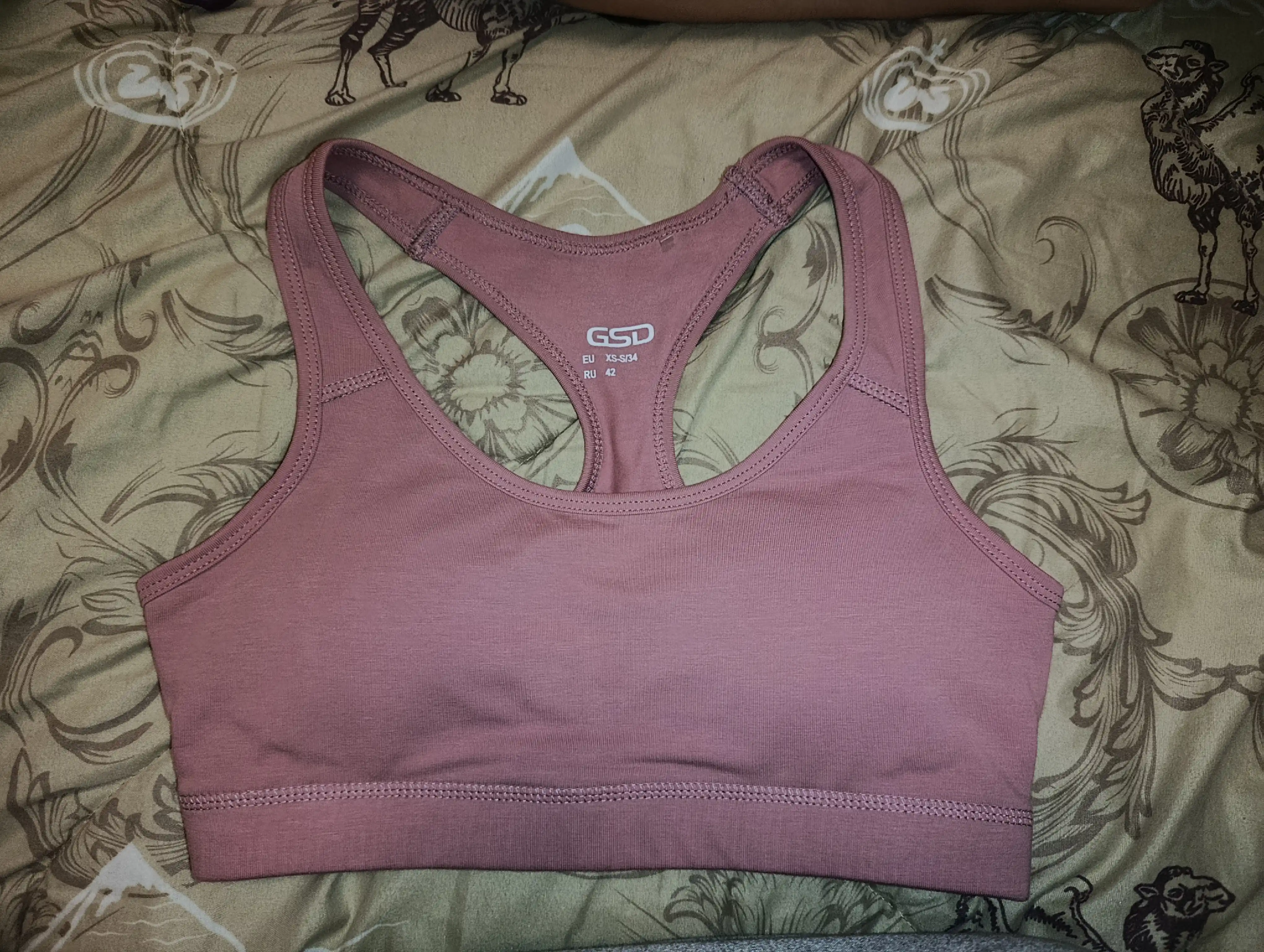 Push-upli sport top-bra, ayollar uchun