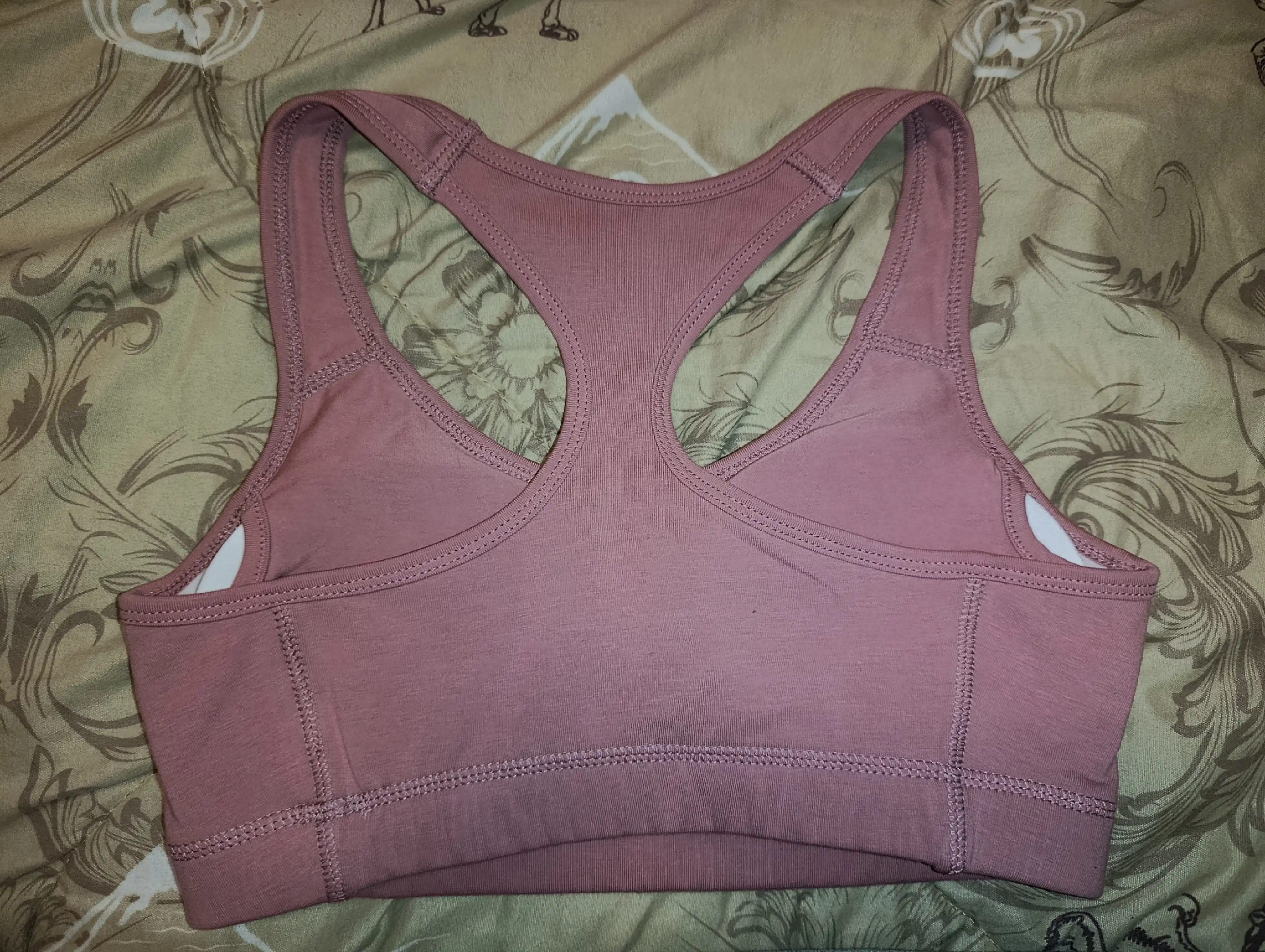 Push-upli sport top-bra, ayollar uchun