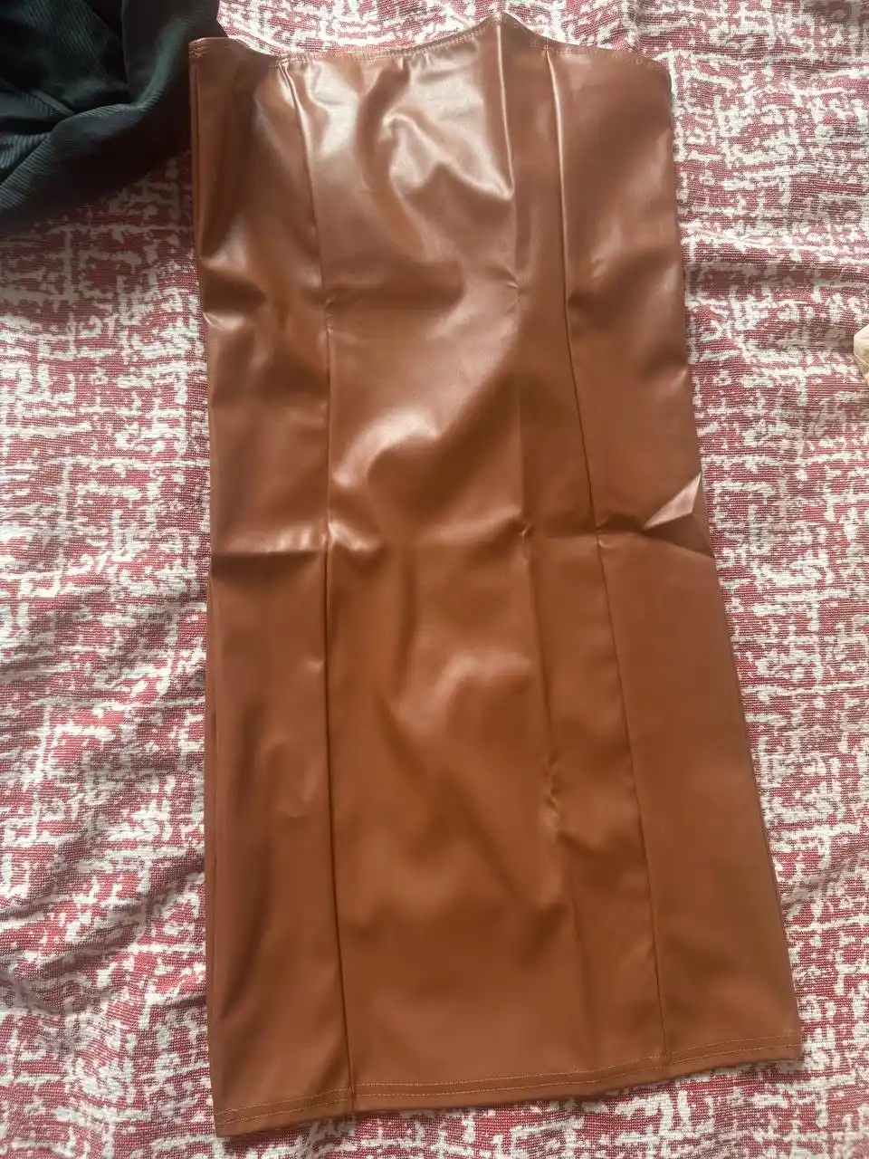Ayollar libosi, charmdan, mini, kechki, qomatga mos, g‘ilof, eko charmdan