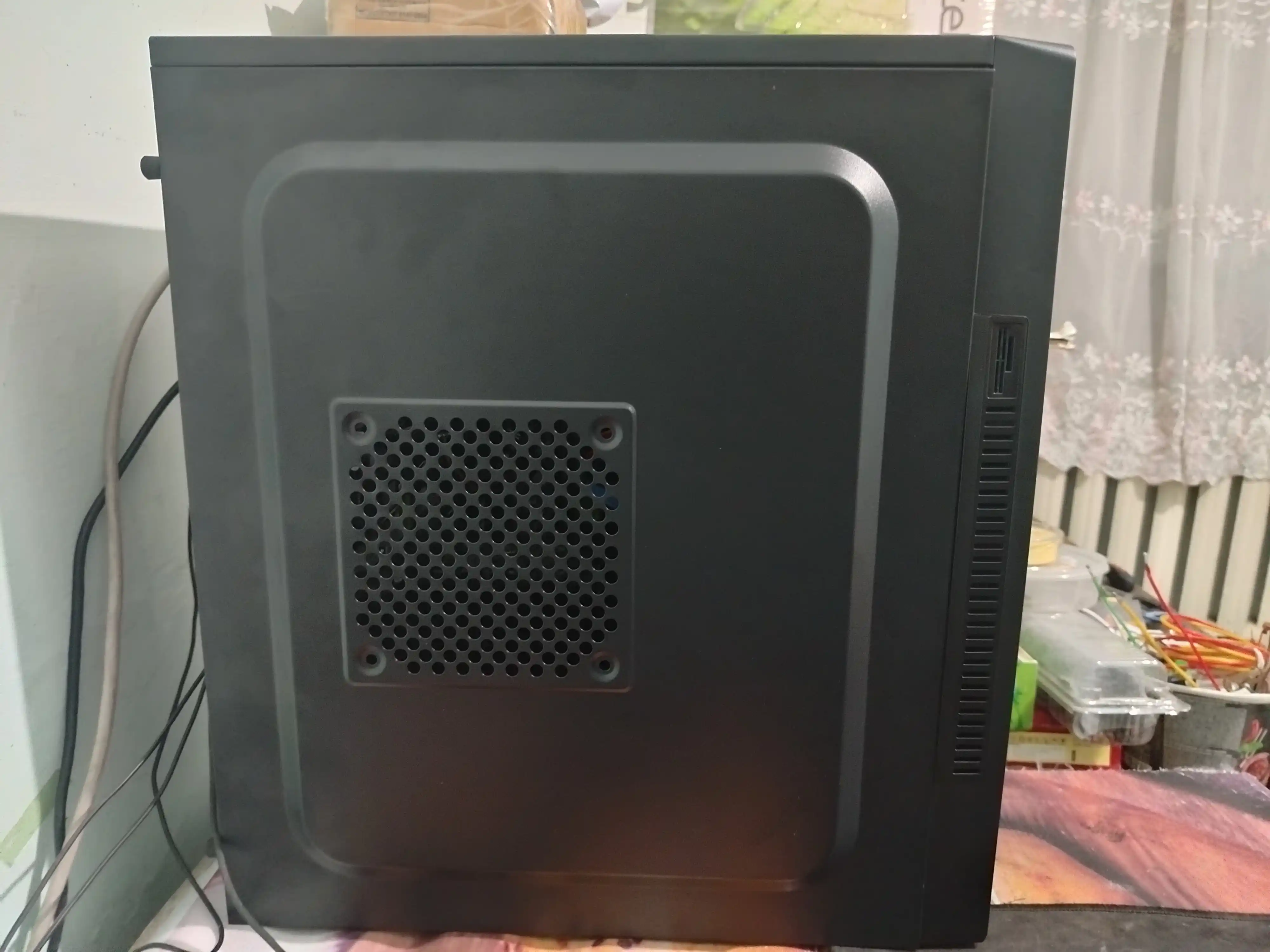 Kompyuter Intel Core i3,i5,i7 4 yadro protsessoriga asoslangan tizim bloki ofis uchun