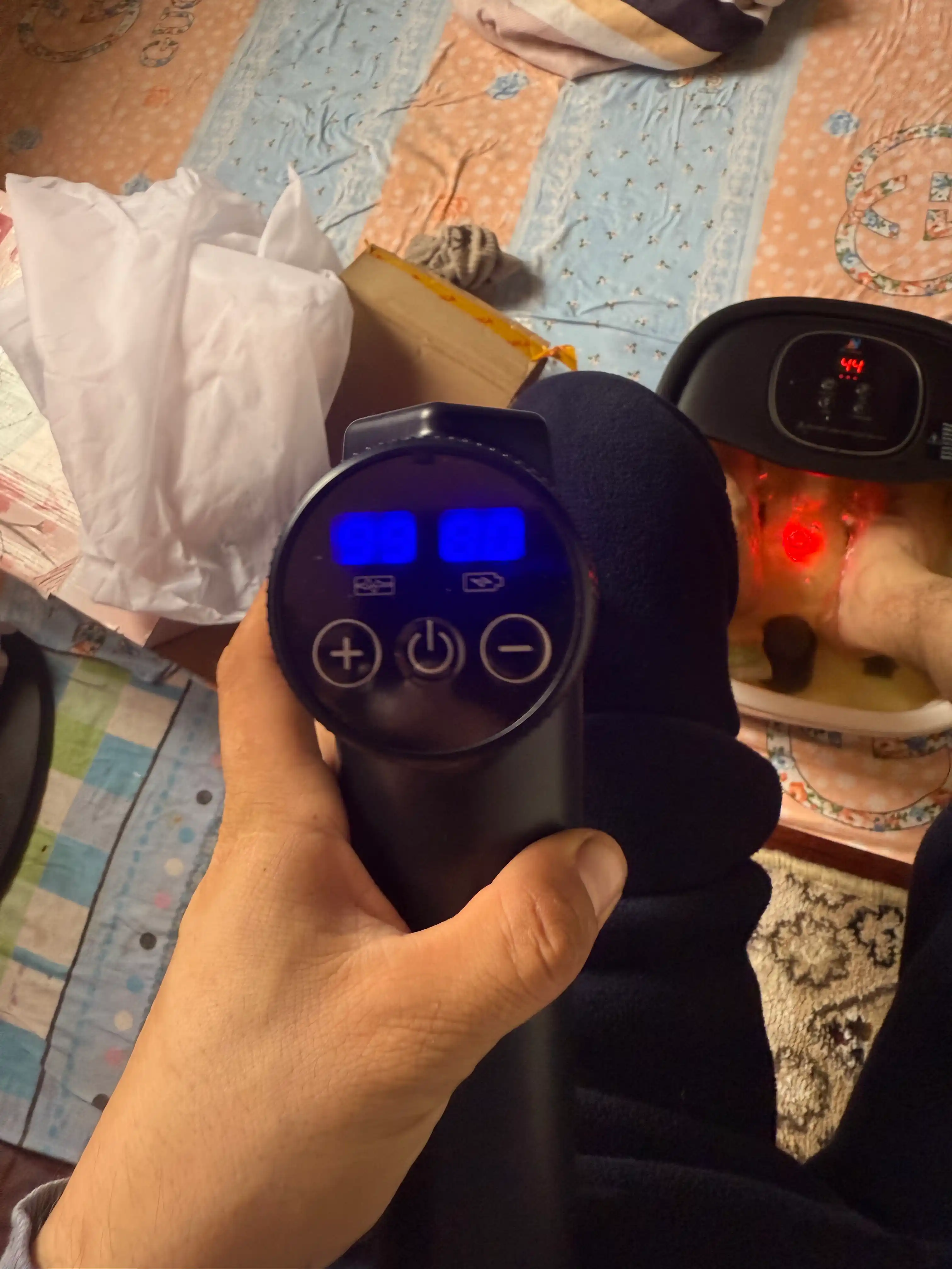 Massajor apparati, tana uchun perkussiya massajor Konka, 8 ta nasadka, 99 tezlik